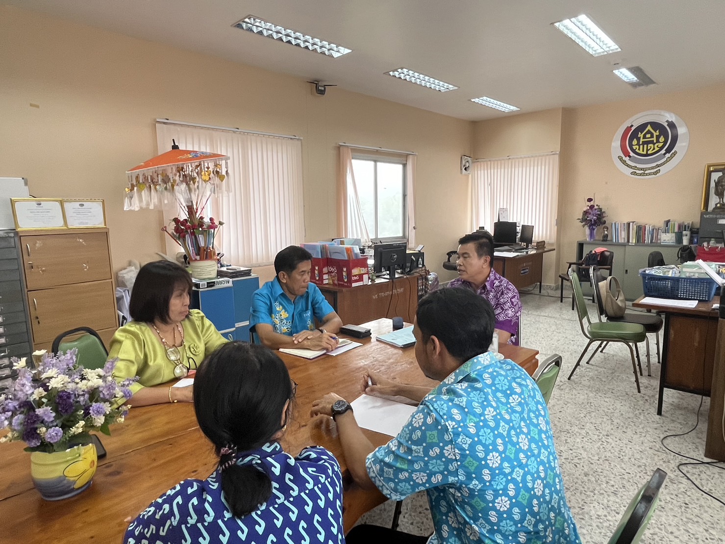 📍📍พช.ชลบุรี ลงพื้นที่ประชุมติดตามการดำเนินของกองทุนพัฒนาบทบาทสตรี