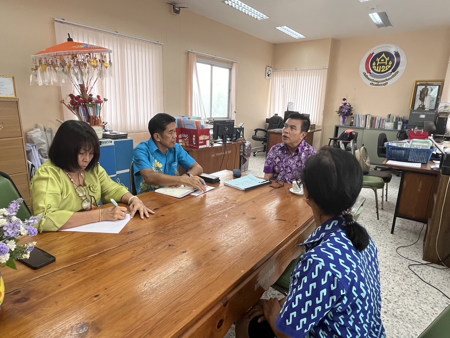 📍📍พช.ชลบุรี ลงพื้นที่ประชุมติดตามการดำเนินของกองทุนพัฒนาบทบาทสตรี