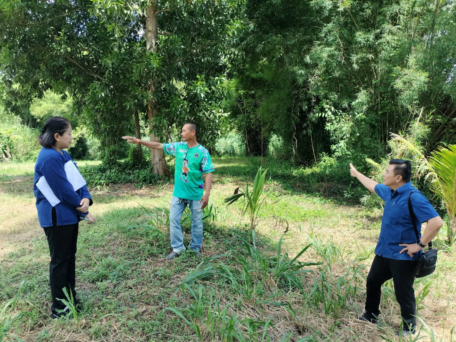 📣📣พช.ชลบุรี ลงพื้นที่สำรวจความพร้อมในการขุดปรับพื้นที่ของแปลงที่เข้าร่วมโครงการพัฒนาหมู่บ้านเศรษฐกิจพอเพียง ประจำปี 2567