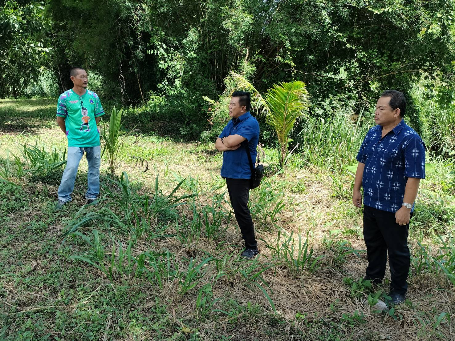 📣📣พช.ชลบุรี ลงพื้นที่สำรวจความพร้อมในการขุดปรับพื้นที่ของแปลงที่เข้าร่วมโครงการพัฒนาหมู่บ้านเศรษฐกิจพอเพียง ประจำปี 2567