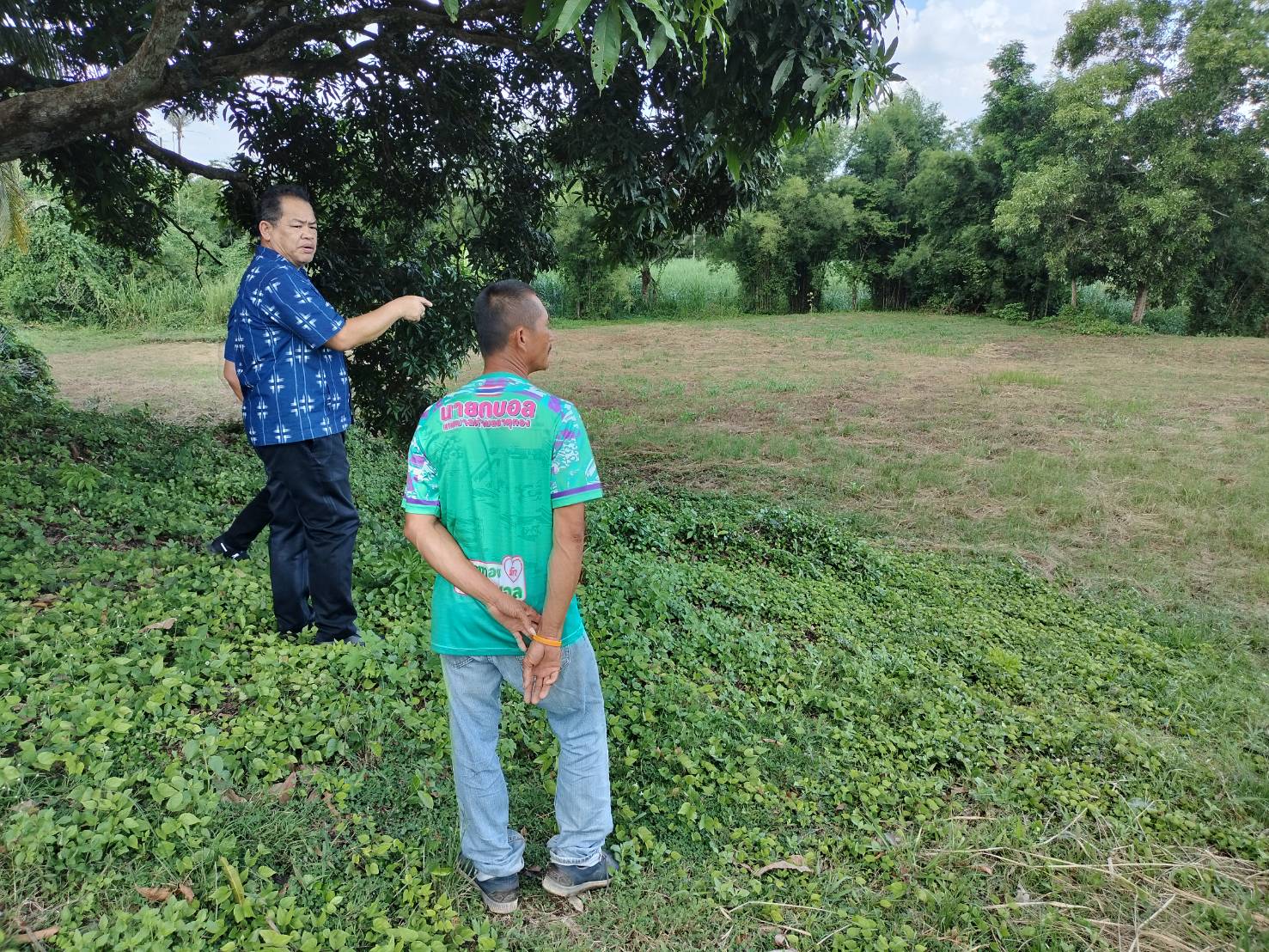 📣📣พช.ชลบุรี ลงพื้นที่สำรวจความพร้อมในการขุดปรับพื้นที่ของแปลงที่เข้าร่วมโครงการพัฒนาหมู่บ้านเศรษฐกิจพอเพียง ประจำปี 2567