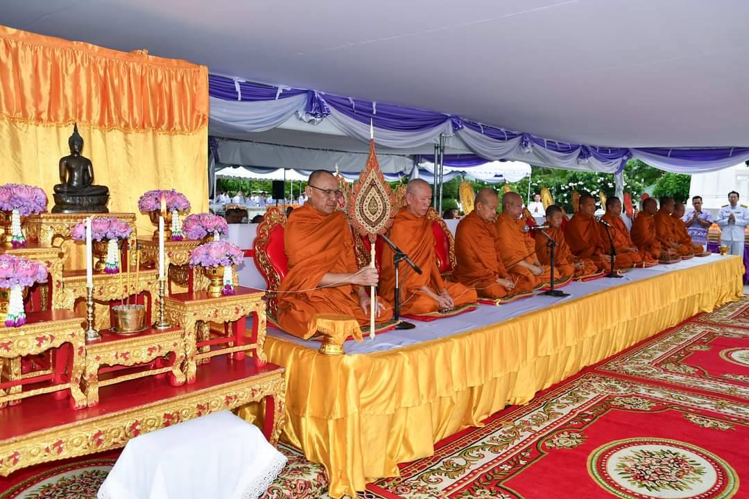 🎗🎗พช. ชลบุรี ร่วมพิธีทำบุญตักบาตรเพื่อถวายเป็นพระราชกุศล เนื่องในโอกาสวันเฉลิมพระชนมพรรษา สมเด็จพระนางเจ้าสุทิดา พัชรสุธาพิมลลักษณ พระบรมราชินี 3 มิถุนายน 2567