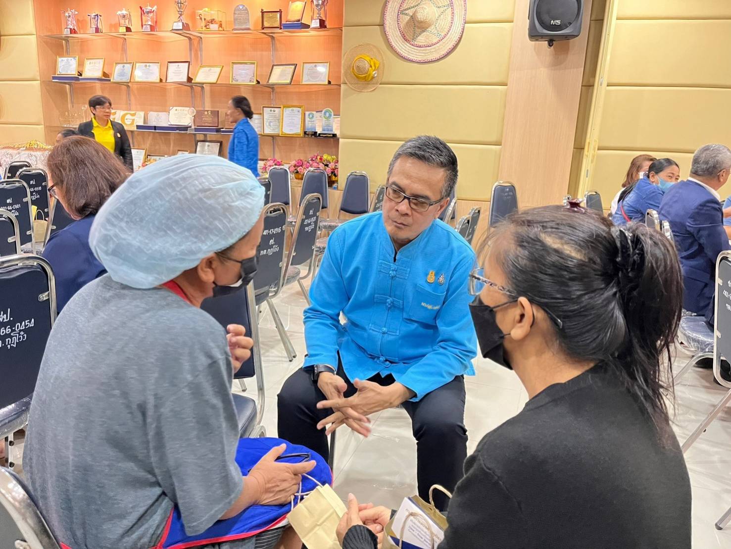 📣📣พช.ชลบุรีร่วมกับศาลแขวงชลบุรี จัดกิจกรรม แก้หนี้ แก้จน คนกองทุนพัฒนาบทบาทสตรี และกิจกรรมเผยแพร่ความรู้กฎหมาย และสนับสนุนให้ประชาชนหรือลูกหนี้ มีโอกาสในการเจรจาหนี้กับเจ้าหนี้หรือสถาบันการเงินต่าง ๆ ตามโครงการไกล่เกลี่ยก่อนฟ้อง ที่พึ่งแรกของประชาชน เฉลิมพระเกียรติพระบาทสมเด็จพระเจ้าอยู่หัวฯ เนื่องในโอกาสพระราชพิธีมหามงคลเฉลิมพระชนมพรรษา 6 รอบ 28 กรกฎาคม 2567