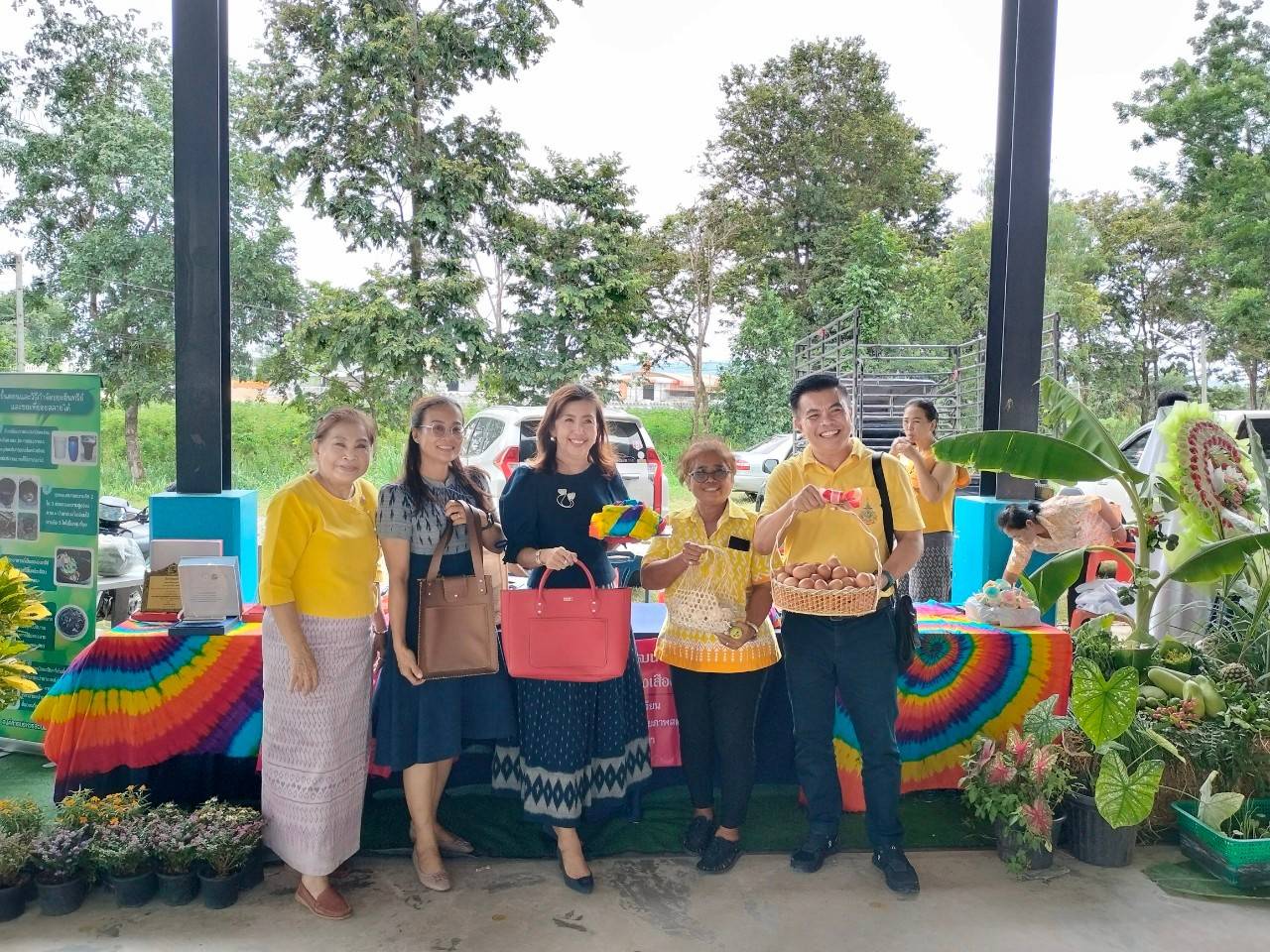 📣📣พช.ชลบุรี ลงพื้นที่คัดสรรกิจกรรมพัฒนาชุมชนดีเด่นระดับจังหวัด ประจำปี 2567 และคัดเลือกคนกองทุนพัฒนาบทบาทสตรีดีเด่นระดับจังหวัด ตามโครงการเชิดชูเกียรติคนกองทุนพัฒนาบทบาทสตรี ประจำปี 2567