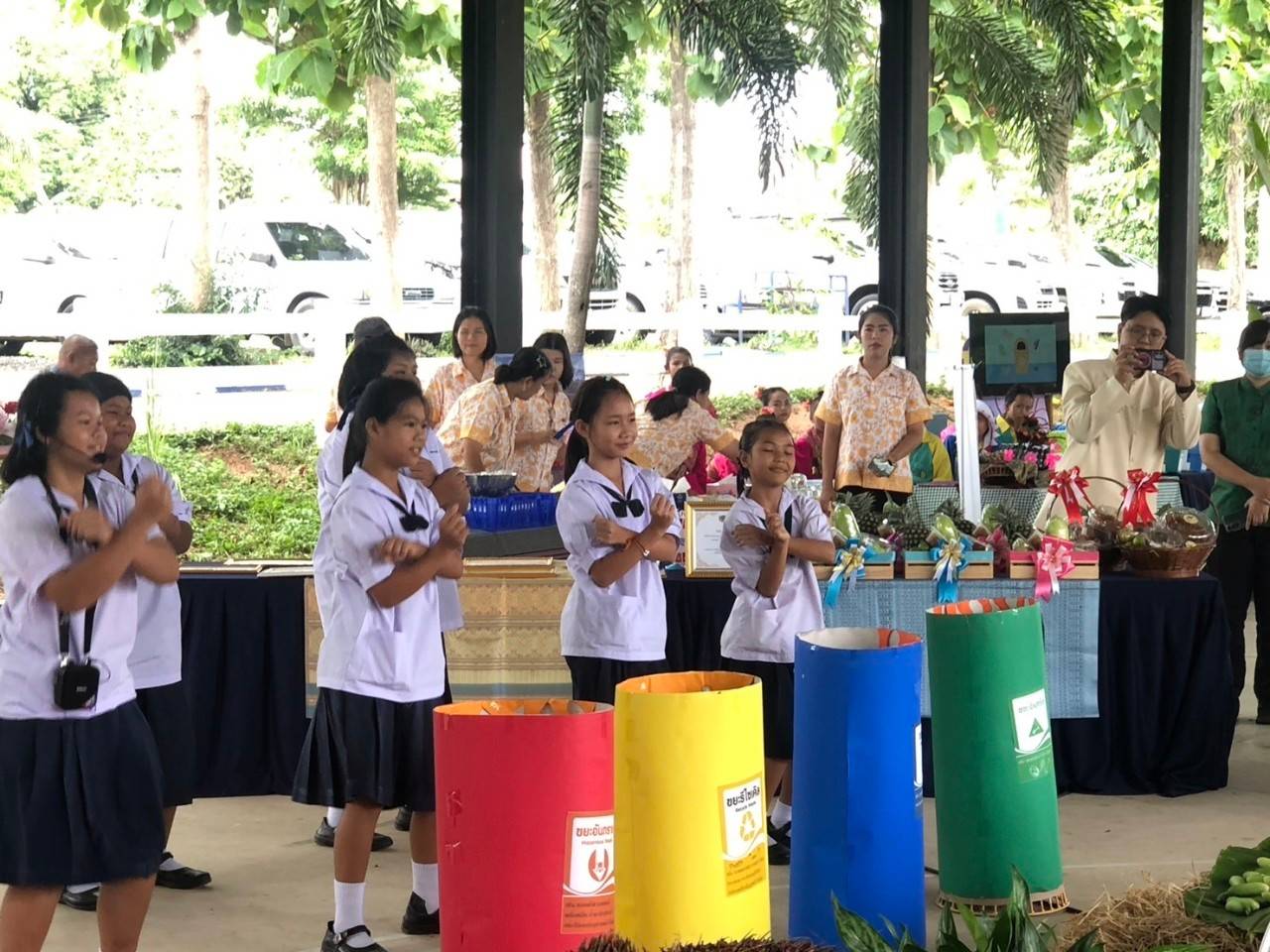 📣📣พช.ชลบุรี ลงพื้นที่คัดสรรกิจกรรมพัฒนาชุมชนดีเด่นระดับจังหวัด ประจำปี 2567 และคัดเลือกคนกองทุนพัฒนาบทบาทสตรีดีเด่นระดับจังหวัด ตามโครงการเชิดชูเกียรติคนกองทุนพัฒนาบทบาทสตรี ประจำปี 2567