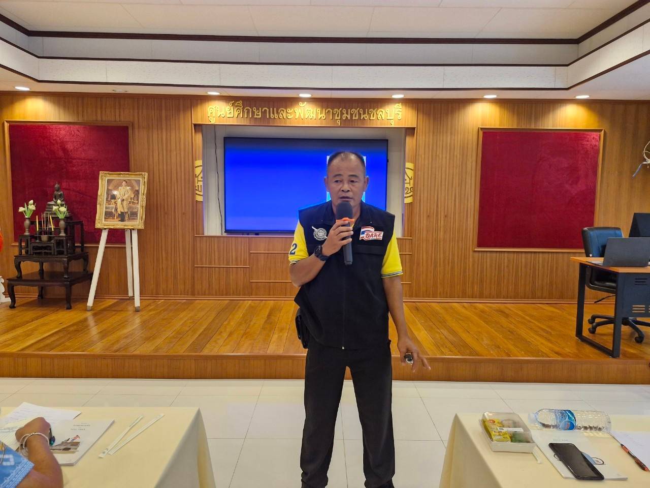 📣📣พช.ชลบุรี ดำเนินโครงการเครือข่ายกองทุนแม่ของแผ่นดินหนุนเสริมความเข้มแข็งหมู่บ้าน/ชุมชน  สู่การเป็นพื้นที่ปลอดภัยจากยาเสพติด  กิจกรรม พัฒนาศักยภาพคณะกรรมการเครือข่ายกองทุนแม่ของแผ่นดินระดับจังหวัด