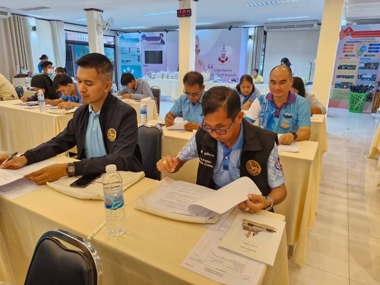 📣📣พช.ชลบุรี ดำเนินโครงการเครือข่ายกองทุนแม่ของแผ่นดินหนุนเสริมความเข้มแข็งหมู่บ้าน/ชุมชน  สู่การเป็นพื้นที่ปลอดภัยจากยาเสพติด  กิจกรรม พัฒนาศักยภาพคณะกรรมการเครือข่ายกองทุนแม่ของแผ่นดินระดับจังหวัด