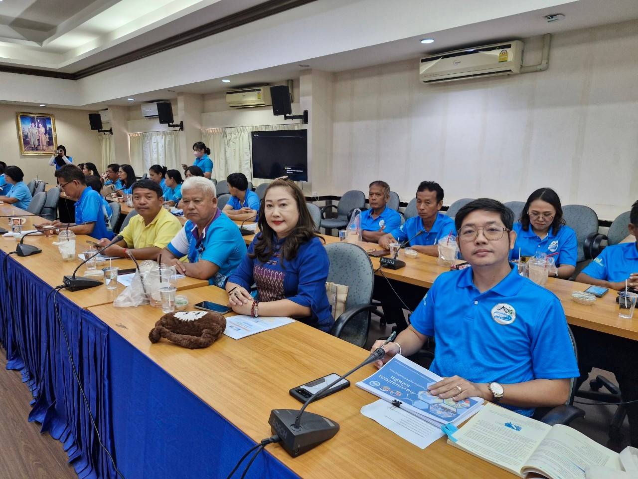 📚📚พช.ชลบุรี ประกวดหมู่บ้านกองทุนแม่ของแผ่นดิน สู่การเป็นต้นแบบด้านการป้องกันและแก้ไขปัญหายาเสพติด