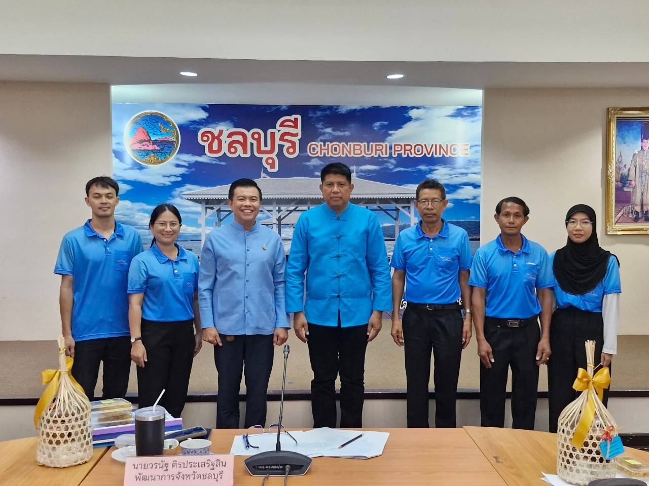 📚📚พช.ชลบุรี ประกวดหมู่บ้านกองทุนแม่ของแผ่นดิน สู่การเป็นต้นแบบด้านการป้องกันและแก้ไขปัญหายาเสพติด