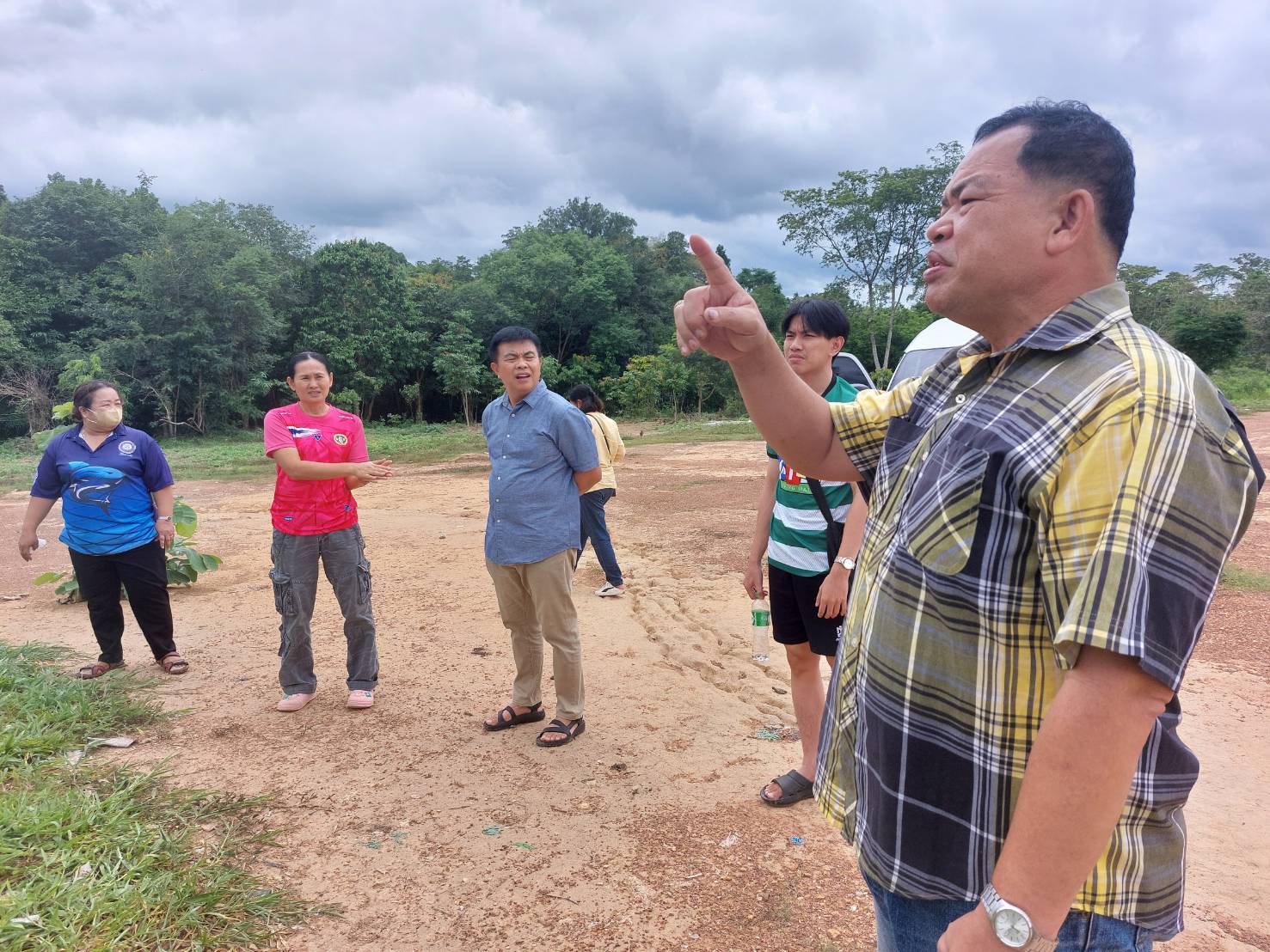 ⭐️⭐️พช.ชลบุรี ลงพื้นที่เตรียมความพร้อมการตรวจเยี่ยมการดำเนินงานการขับเคลื่อนงานหมู่บ้านคนรักษ์ช้าง ตามโครงการพัชรสุธาคชานุรักษ์ โดยนายสุทธิพงษ์ จุลเจริญ ปลัดกระทรวงมหาดไทย