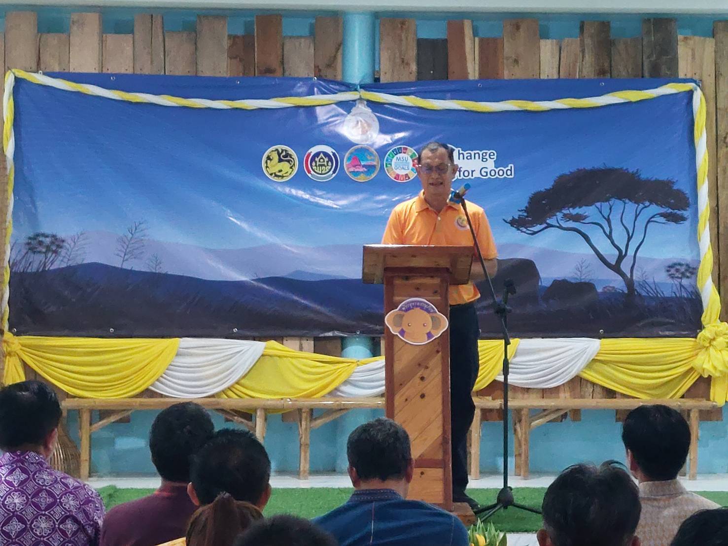 🎗🎗ปลัดกระทรวงมหาดไทย ลงพื้นที่ตรวจเยี่ยมการดำเนินงานการขับเคลื่อนงานหมู่บ้านคนรักษ์ช้างตามโครงการพัชรสุธาคชานุรักษ์