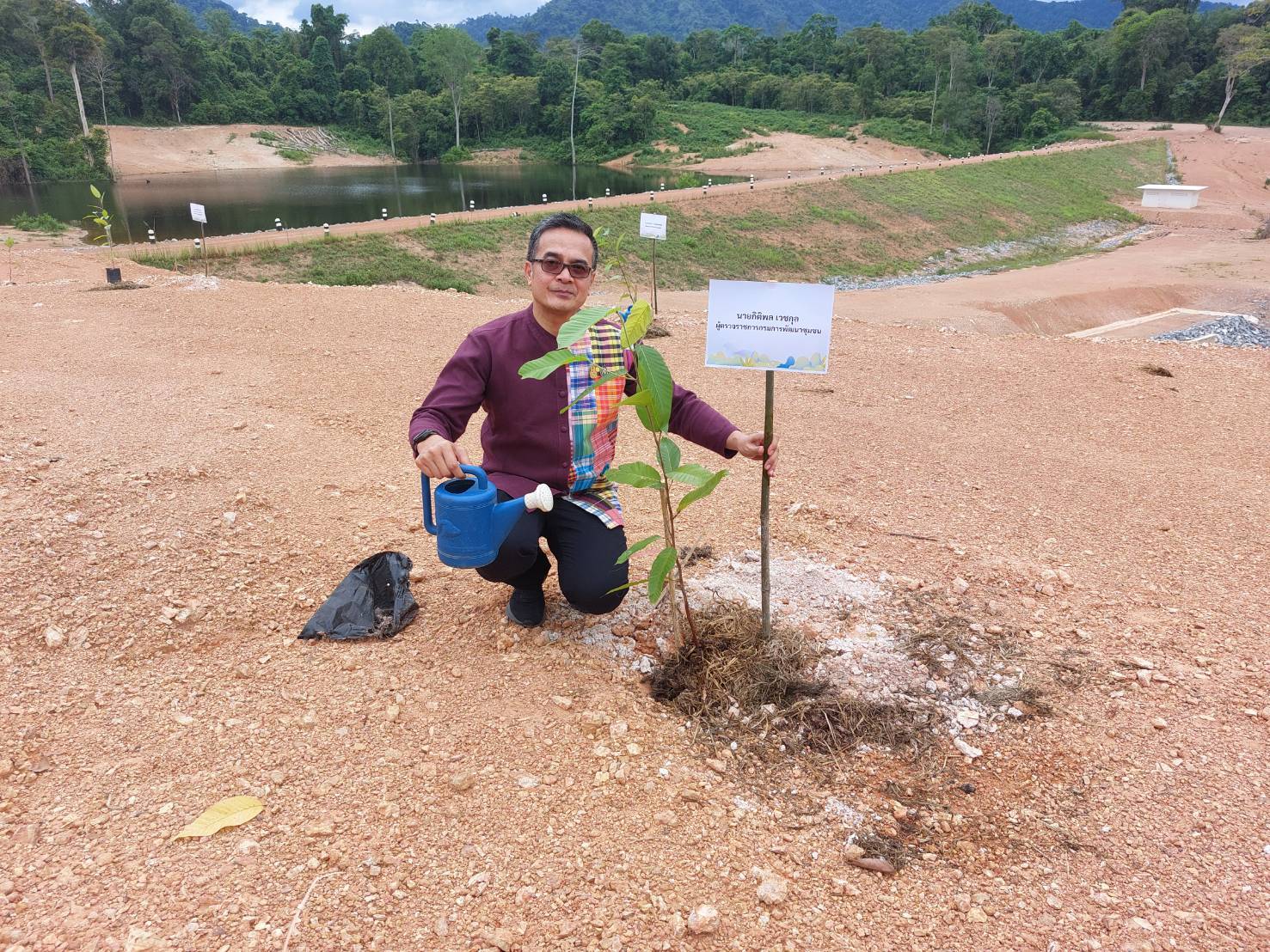 🎗🎗ปลัดกระทรวงมหาดไทย ลงพื้นที่ตรวจเยี่ยมการดำเนินงานการขับเคลื่อนงานหมู่บ้านคนรักษ์ช้างตามโครงการพัชรสุธาคชานุรักษ์