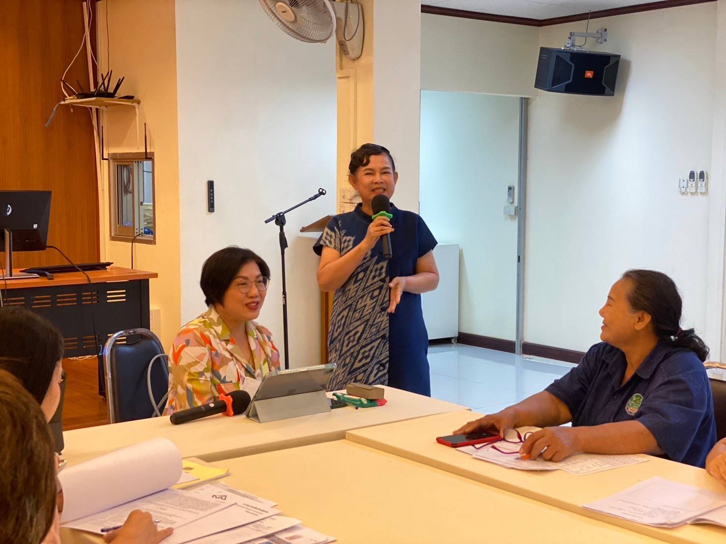 🎗🎗จังหวัดชลบุรี จัดประชุมเชิงปฏิบัติการให้ความรู้แก่ผู้ผลิต ผู้ประกอบการ OTOP ในการส่งเสริมและพัฒนาผลิตภัณฑ์