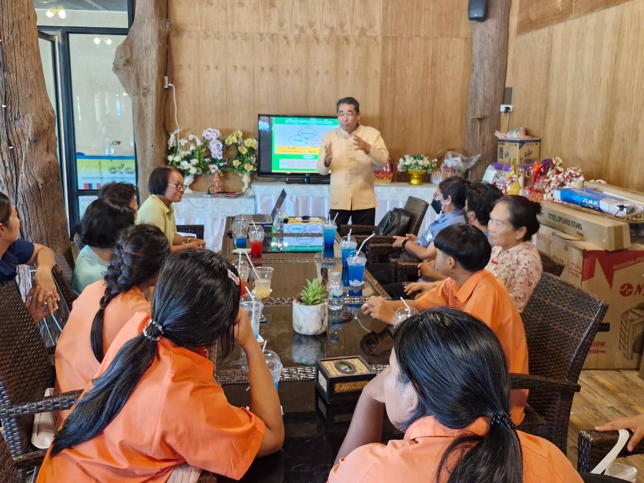 📚📚พช.ชลบุรี จัดกิจกรรม เครือข่ายกองทุนแม่ของแผ่นดินระดับจังหวัด หนุนเสริมสัมมาชีพชุมชนแก่เยาวชนกลุ่มเสี่ยงหรือผู้ผ่านการบำบัด (26 -27 มิถุนายน 2567)