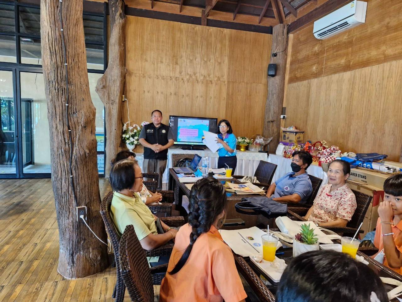 📚📚พช.ชลบุรี จัดกิจกรรม เครือข่ายกองทุนแม่ของแผ่นดินระดับจังหวัด หนุนเสริมสัมมาชีพชุมชนแก่เยาวชนกลุ่มเสี่ยงหรือผู้ผ่านการบำบัด (26 -27 มิถุนายน 2567)