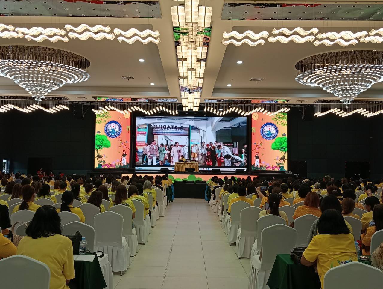 🎗🎗พัฒนาการจังหวัดชลบุรี บรรยายให้ความรู้ในโครงการสัมมนาเชิงปฏิบัติการ : พลังสตรีชลบุรี สืบสานภูมิปัญญา พัฒนาเศรษฐกิจด้วยเกษตรทฤษฎีใหม่และพืชสมุนไพร