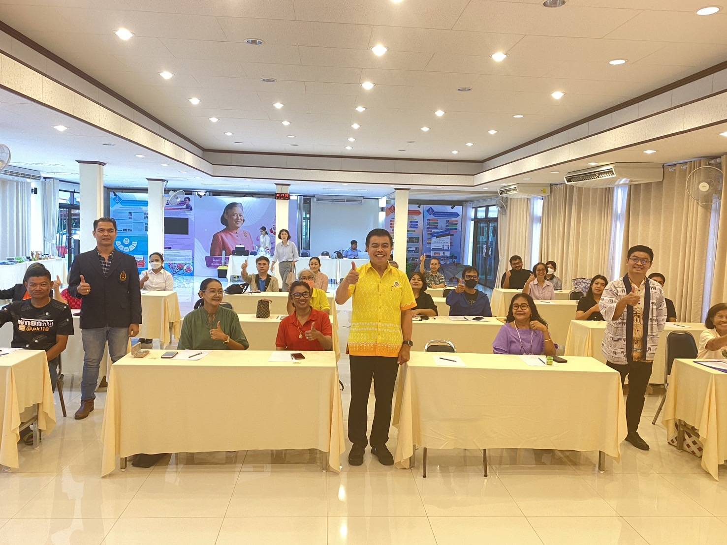 🖍🖍พช.ชลบุรี จัดโครงการพัฒนาผลิตภัณฑ์ OTOP กลุ่มปรับตัวสู่การพัฒนา (Quadrant D)