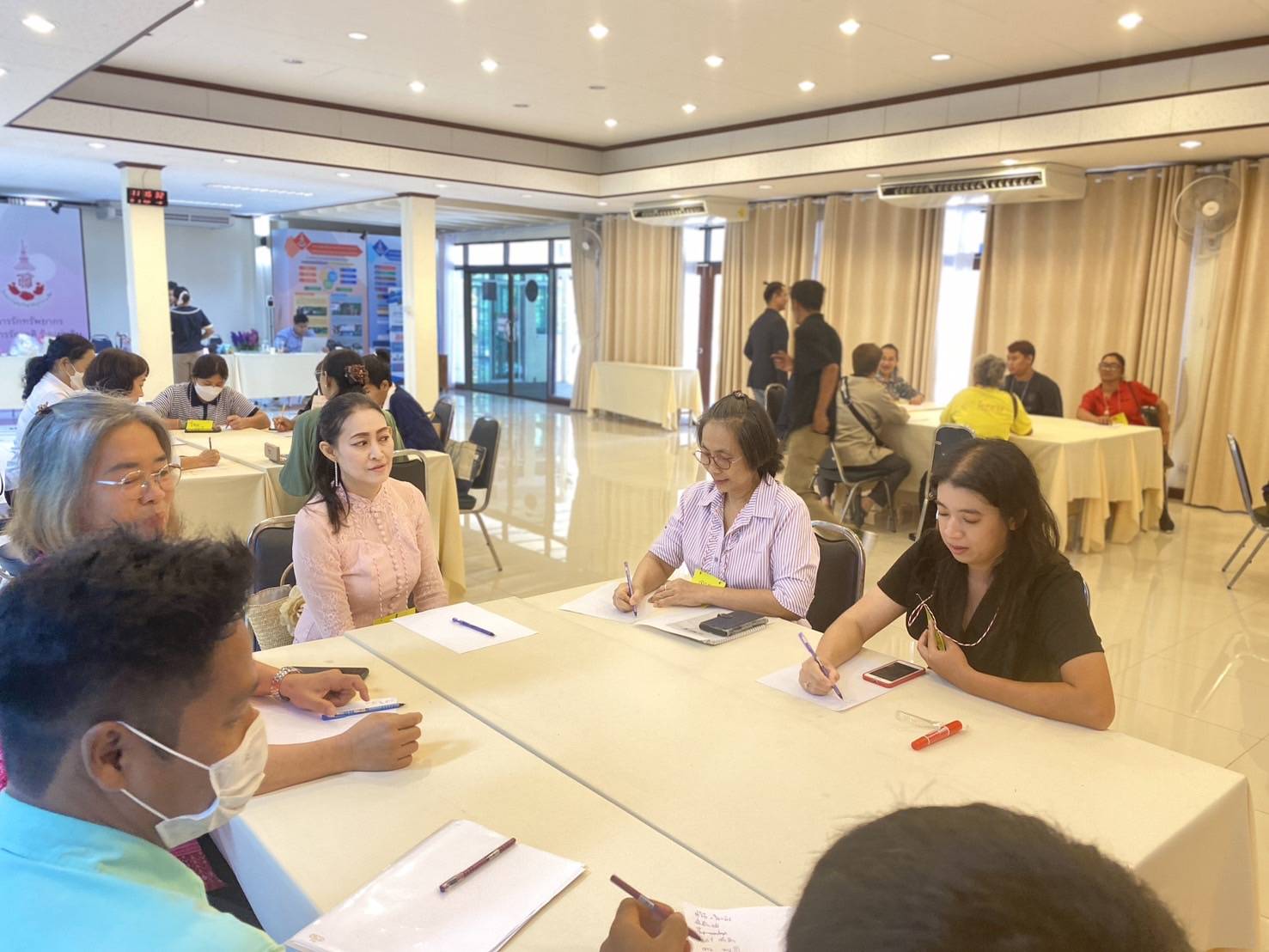 🖍🖍พช.ชลบุรี จัดโครงการพัฒนาผลิตภัณฑ์ OTOP กลุ่มปรับตัวสู่การพัฒนา (Quadrant D)