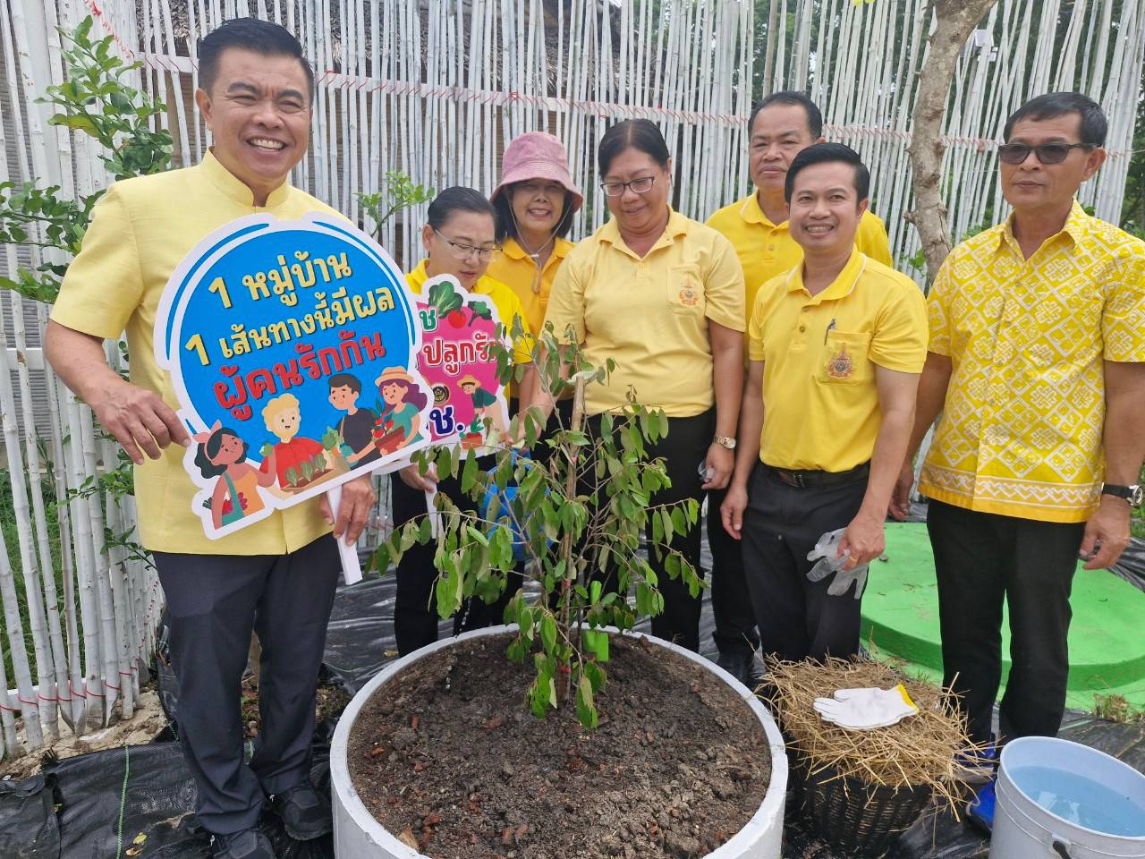 🌞🌞พช.ชลบุรี ดำเนินงานโครงการโคก หนอง นา อารยเกษตร เฉลิมพระเกียรติพระบาทสมเด็จพระเจ้าอยู่หัว เนื่องในโอกาสพระราชพิธีมหามงคลเฉลิมพระชนมพรรษา 6 รอบ 28 กรกฎาคม 2567 และโครงการ “ทางนี้มีผล ผู้คนรักกัน ปันสุข”