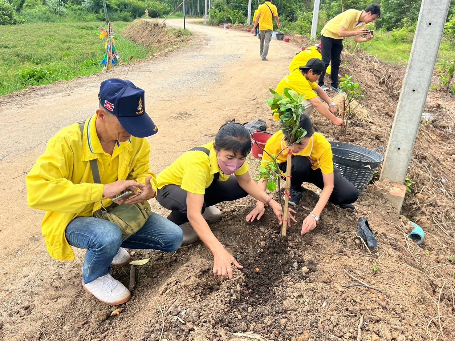 🌞🌞พช.ชลบุรี ดำเนินงานโครงการโคก หนอง นา อารยเกษตร เฉลิมพระเกียรติพระบาทสมเด็จพระเจ้าอยู่หัว เนื่องในโอกาสพระราชพิธีมหามงคลเฉลิมพระชนมพรรษา 6 รอบ 28 กรกฎาคม 2567 และโครงการ “ทางนี้มีผล ผู้คนรักกัน ปันสุข”
