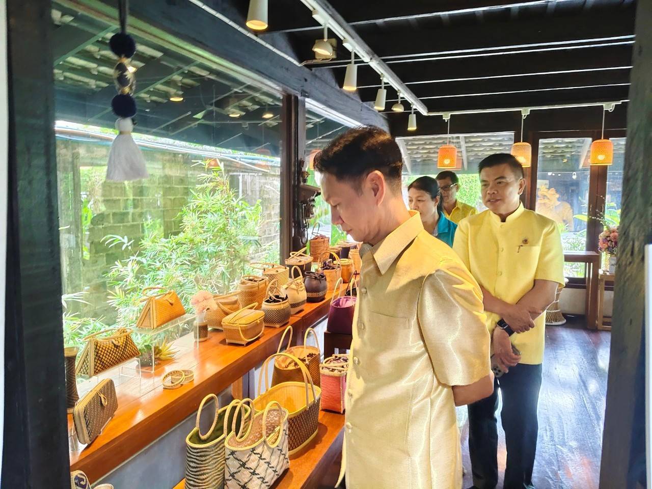 📢📢พช.ชลบุรี ลงพื้นที่เตรียมความพร้อมในการจัดโครงการพัฒนารูปแบบชุมชนภูมิปัญญาเพื่อพัฒนาผลิตภัณฑ์