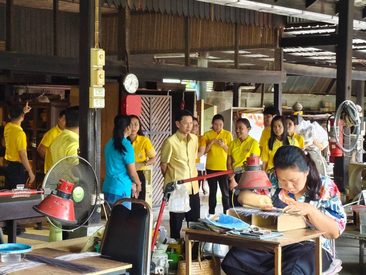 📢📢พช.ชลบุรี ลงพื้นที่เตรียมความพร้อมในการจัดโครงการพัฒนารูปแบบชุมชนภูมิปัญญาเพื่อพัฒนาผลิตภัณฑ์