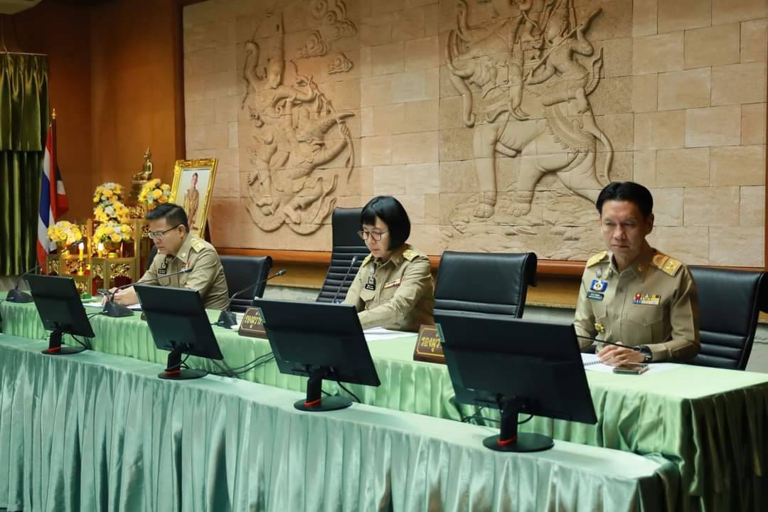 💠พัฒนาการจังหวัดชลบุรี ร่วมประชุมคณะกรมการจังหวัด หัวหน้าส่วนราชการประจำจังหวัดชลบุรี ครั้งที่ 7/2567 ประจำเดือนกรกฎาคม  2567 และพิธีมอบเกียรติบัตรแก่ผู้นำที่ผ่านการคัดสรรกิจกรรมพัฒนาชุมชนดีเด่น ระดับจังหวัด และคัดเลือกคนกองทุนพัฒนาบทบาทสตรีดีเด่น ระดับจังหวัด ตามโครงการเชิดชูเกียรติคนกองทุนพัฒนาบทบาทสตรี ประจำปี 2567