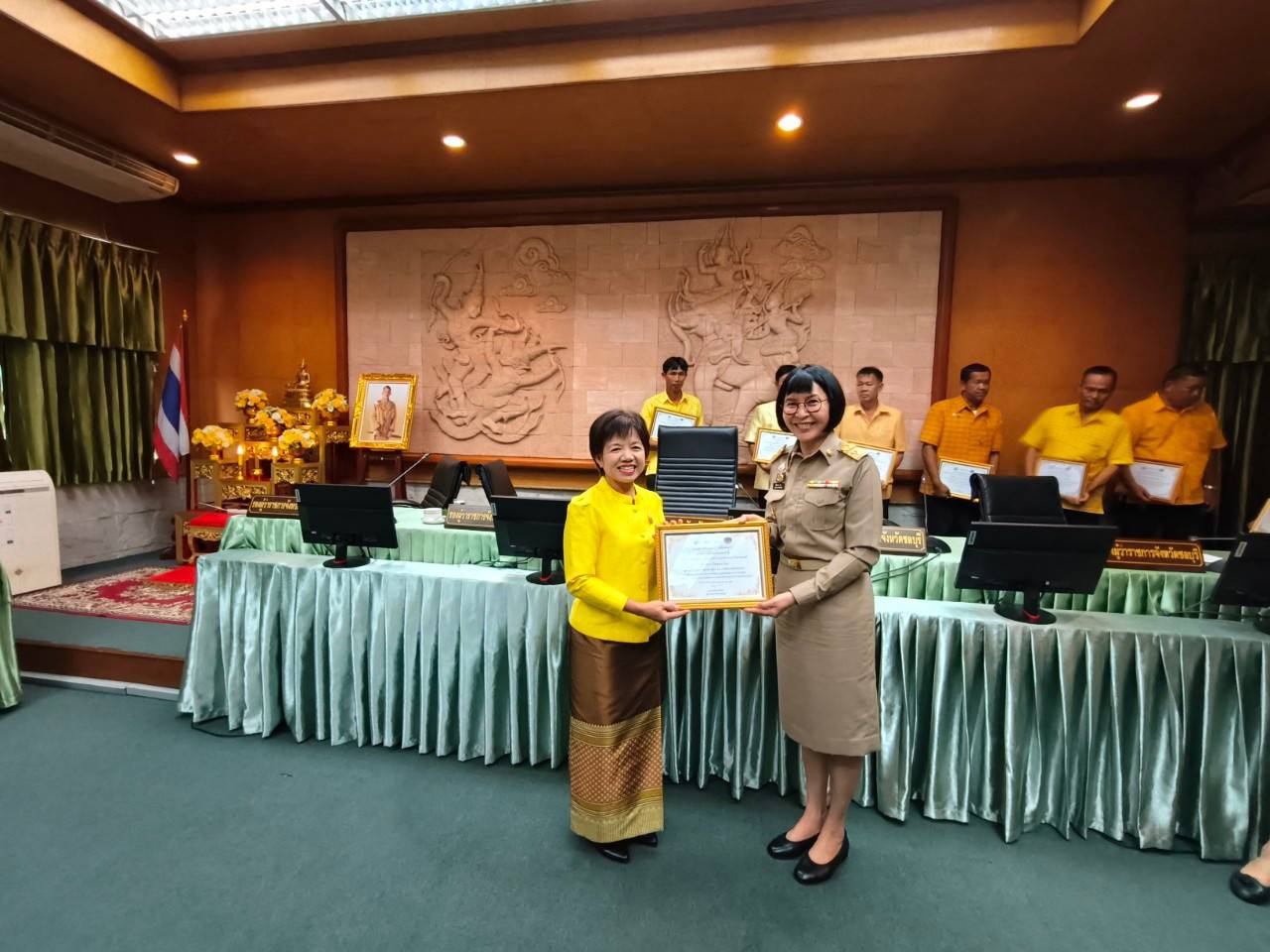 💠พัฒนาการจังหวัดชลบุรี ร่วมประชุมคณะกรมการจังหวัด หัวหน้าส่วนราชการประจำจังหวัดชลบุรี ครั้งที่ 7/2567 ประจำเดือนกรกฎาคม  2567 และพิธีมอบเกียรติบัตรแก่ผู้นำที่ผ่านการคัดสรรกิจกรรมพัฒนาชุมชนดีเด่น ระดับจังหวัด และคัดเลือกคนกองทุนพัฒนาบทบาทสตรีดีเด่น ระดับจังหวัด ตามโครงการเชิดชูเกียรติคนกองทุนพัฒนาบทบาทสตรี ประจำปี 2567