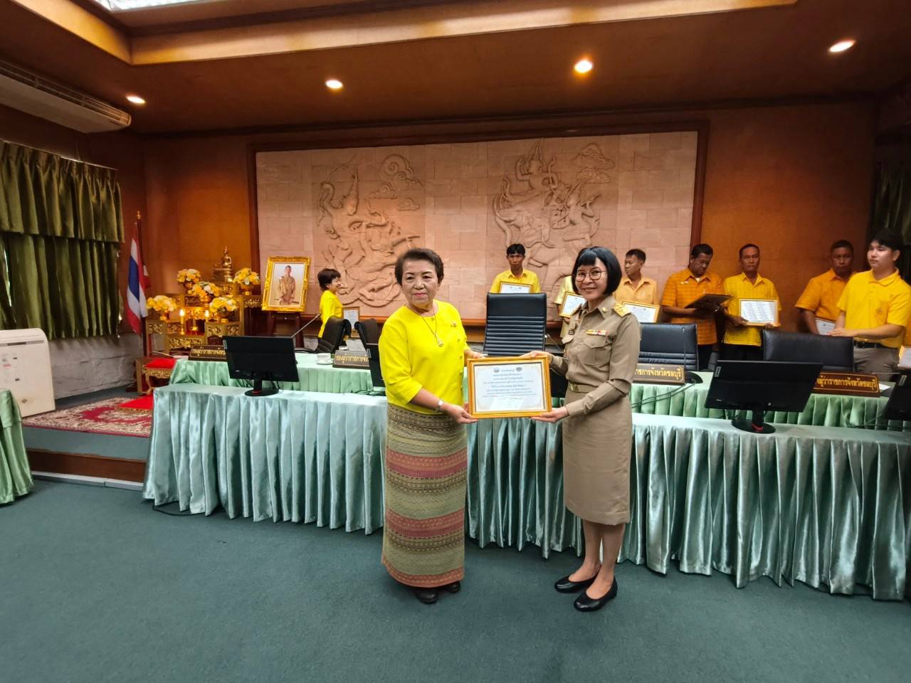 💠พัฒนาการจังหวัดชลบุรี ร่วมประชุมคณะกรมการจังหวัด หัวหน้าส่วนราชการประจำจังหวัดชลบุรี ครั้งที่ 7/2567 ประจำเดือนกรกฎาคม  2567 และพิธีมอบเกียรติบัตรแก่ผู้นำที่ผ่านการคัดสรรกิจกรรมพัฒนาชุมชนดีเด่น ระดับจังหวัด และคัดเลือกคนกองทุนพัฒนาบทบาทสตรีดีเด่น ระดับจังหวัด ตามโครงการเชิดชูเกียรติคนกองทุนพัฒนาบทบาทสตรี ประจำปี 2567