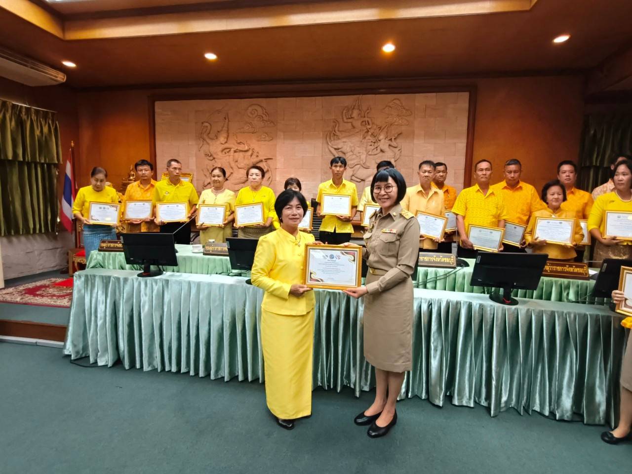 💠พัฒนาการจังหวัดชลบุรี ร่วมประชุมคณะกรมการจังหวัด หัวหน้าส่วนราชการประจำจังหวัดชลบุรี ครั้งที่ 7/2567 ประจำเดือนกรกฎาคม  2567 และพิธีมอบเกียรติบัตรแก่ผู้นำที่ผ่านการคัดสรรกิจกรรมพัฒนาชุมชนดีเด่น ระดับจังหวัด และคัดเลือกคนกองทุนพัฒนาบทบาทสตรีดีเด่น ระดับจังหวัด ตามโครงการเชิดชูเกียรติคนกองทุนพัฒนาบทบาทสตรี ประจำปี 2567