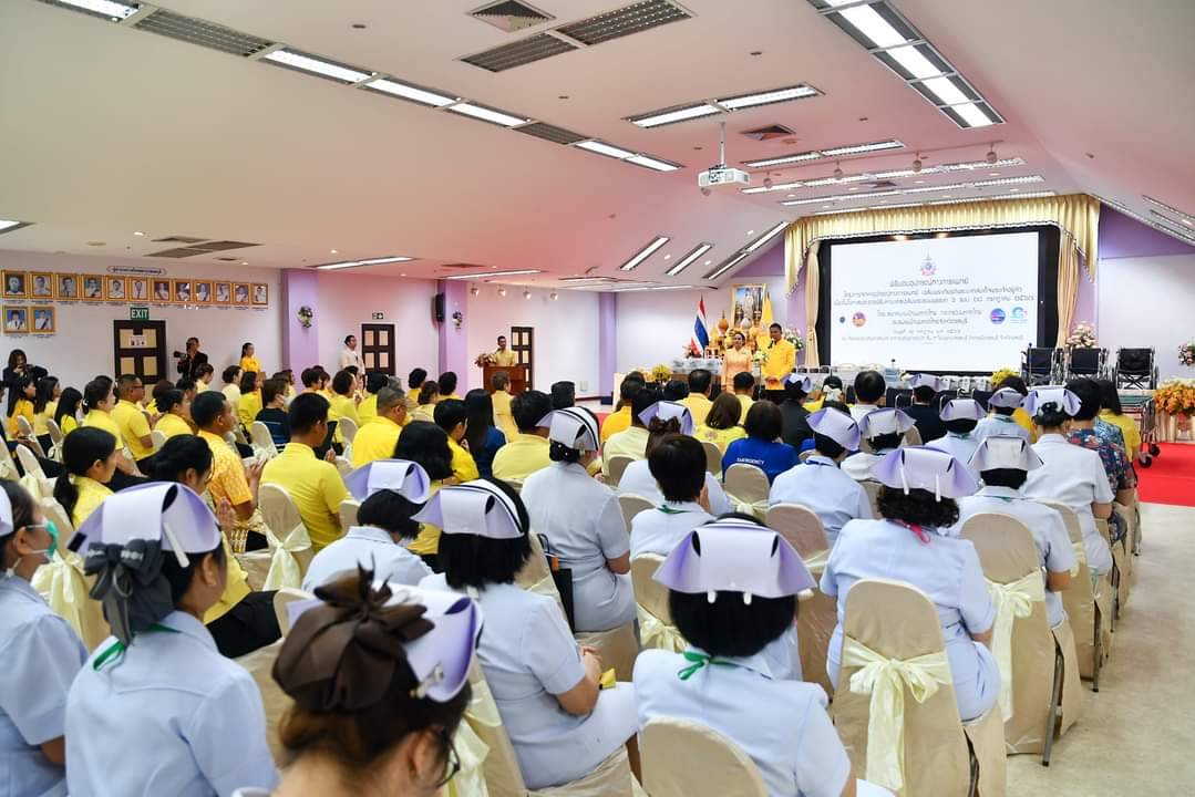 🔈🔈พช.ชลบุรี เข้าร่วมพิธีมอบอุปกรณ์ทางการแพทย์ “โครงการจัดหาอุปกรณ์ทางการแพทย์เฉลิมพระเกียรติพระบาทสมเด็จพระเจ้าอยู่หัว เนื่องในโอกาสมหามงคลเฉลิมพระชนมพรรษา 6 รอบ 28 กรกฎาคม 2567”