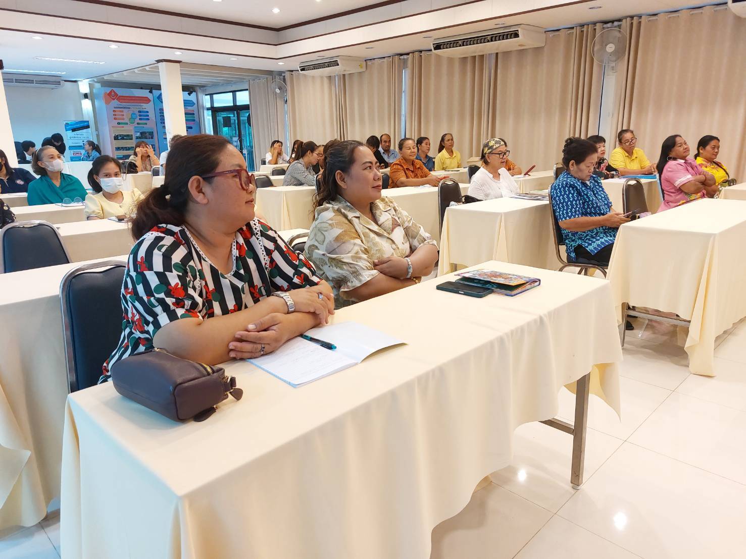 🔶️🔶️พช.ชลบุรี จัดกิจกรรมพัฒนาผลิตภัณฑ์ OTOP โดยเครือข่ายองค์ความรู้ (Knowledge-Based OTOP : KBO) จังหวัด