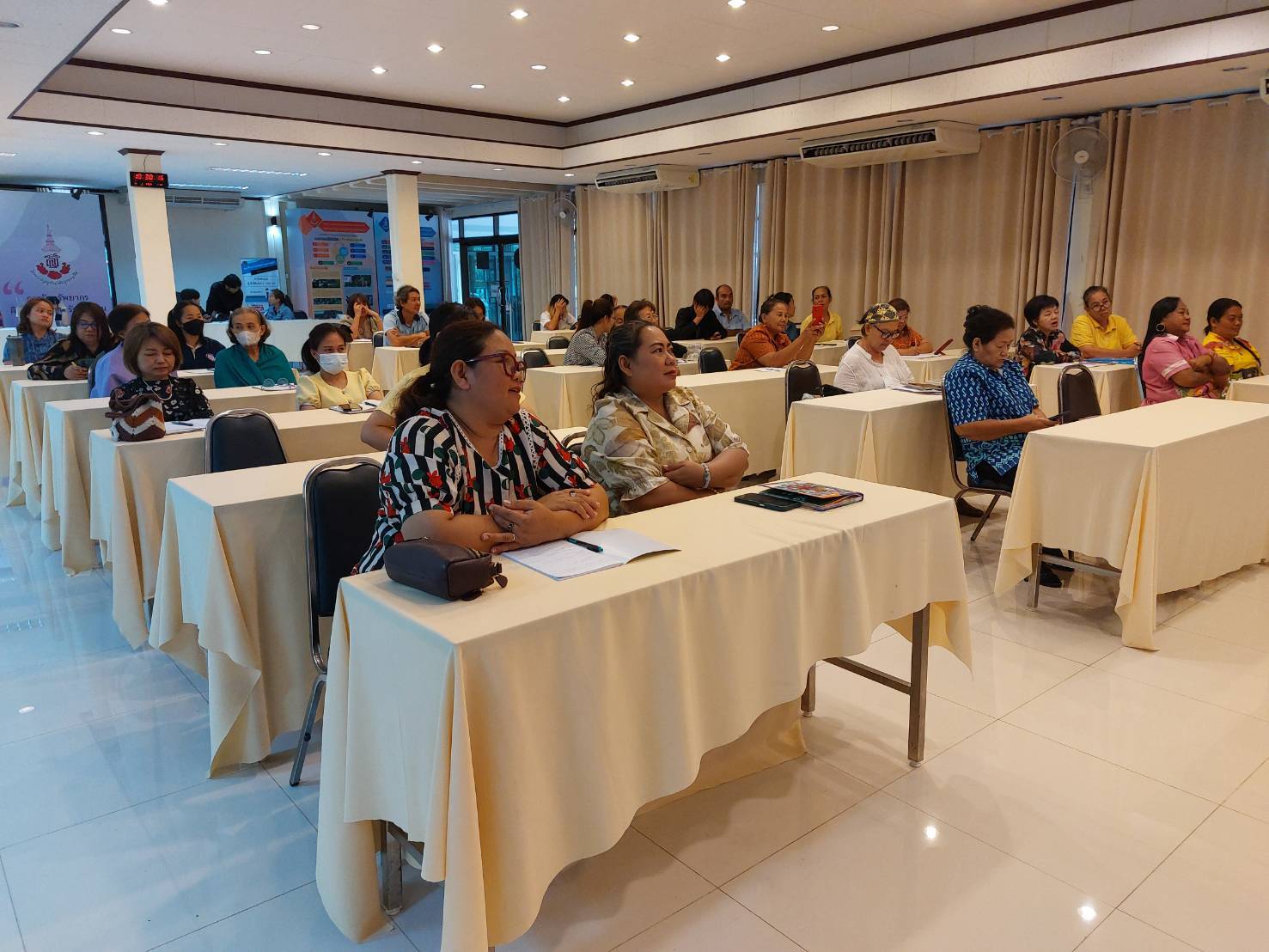 🔶️🔶️พช.ชลบุรี จัดกิจกรรมพัฒนาผลิตภัณฑ์ OTOP โดยเครือข่ายองค์ความรู้ (Knowledge-Based OTOP : KBO) จังหวัด