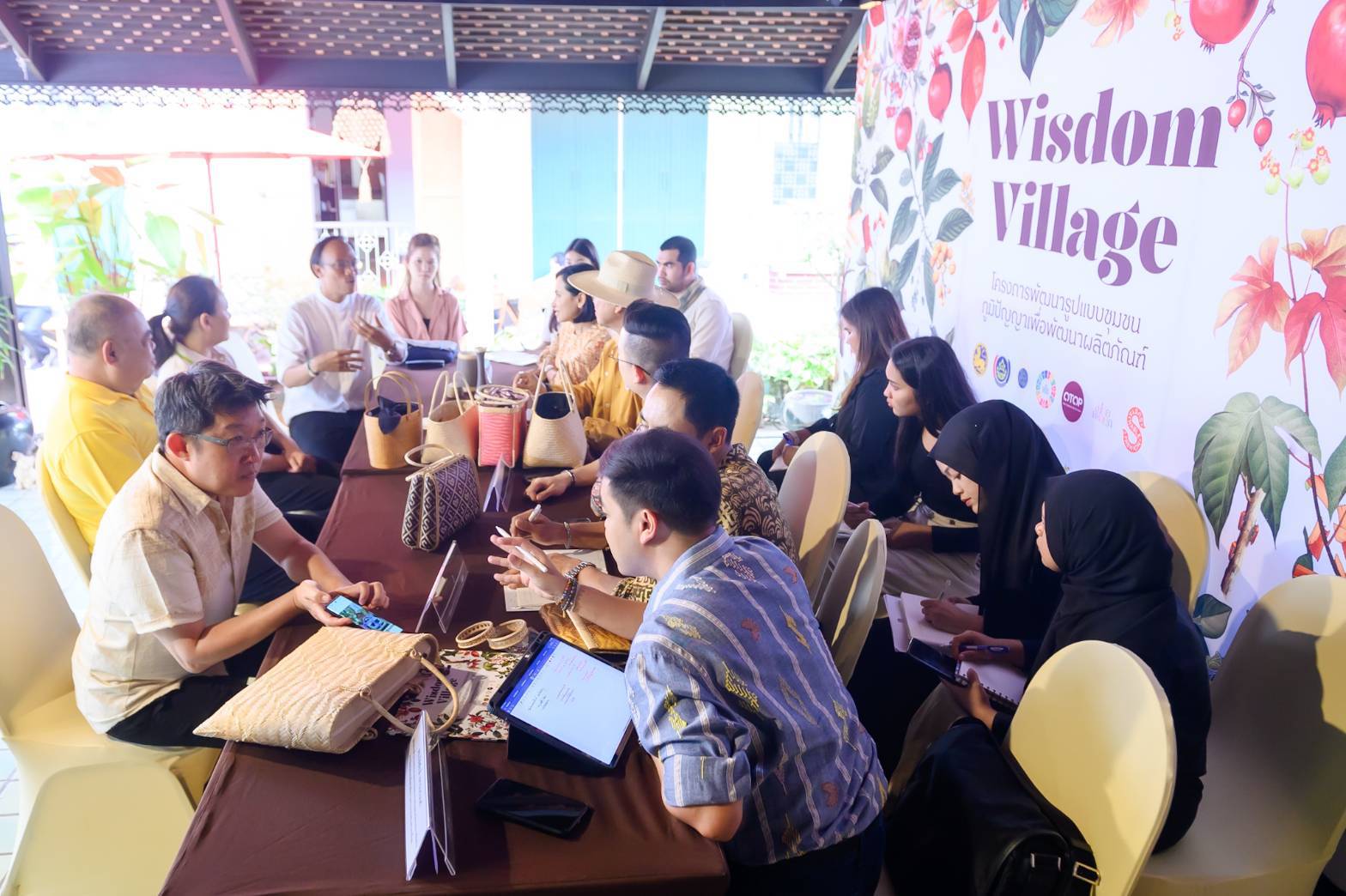 🌾🌾พช.ชลบุรี เข้าร่วมโครงการพัฒนารูปแบบชุมชนภูมิปัญญาเพื่อพัฒนาผลิตภัณฑ์