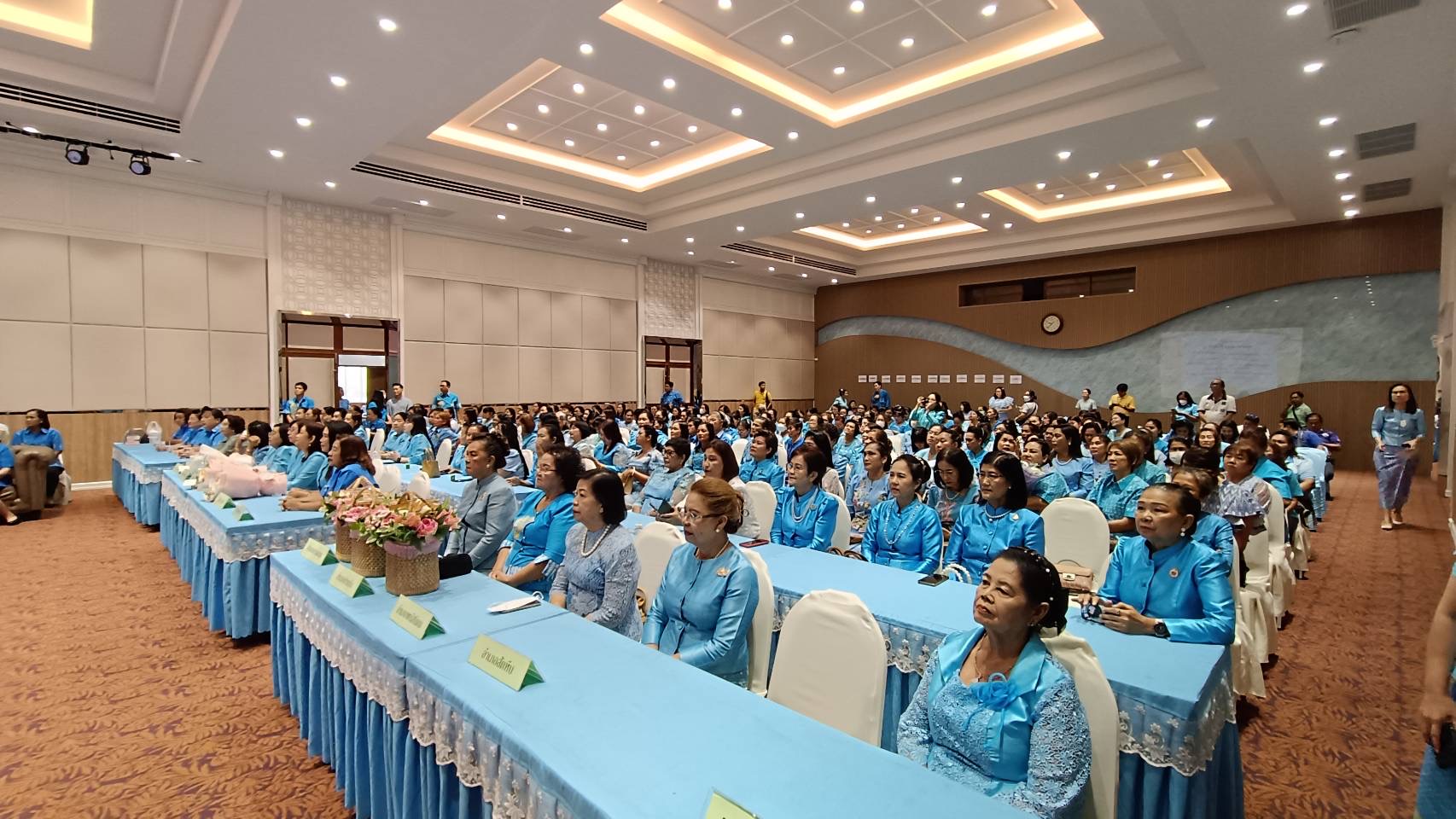 พช.ชลบุรี เข้าร่วมโครงการสัมมนาเชิงปฏิบัติการ “สตรีชลบุรีกับบทบาทสตรีไทยในยุคปัจจุบัน” เนื่องในวันสตรีไทย