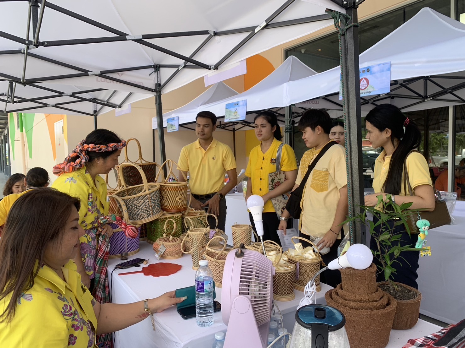 พช.ชลบุรี ดำเนินกิจกรรมประชาสัมพันธ์และทดสอบตลาด โครงการส่งเสริมกระบวนการเครือข่ายองค์ความรู้ (Knowledge Base OTOP : KBO)