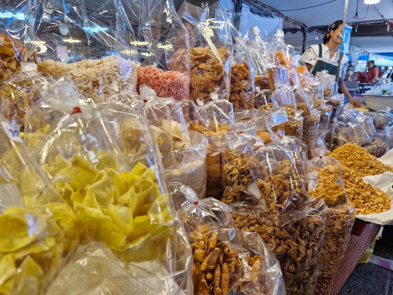 พช.ชลบุรี เชิญชวนผู้ที่สนใจ เลือกชมและซื้อสินค้า OTOP ในงาน “OTOP@บ้านบึง ภูมิปัญญาท้องถิ่นไทย”