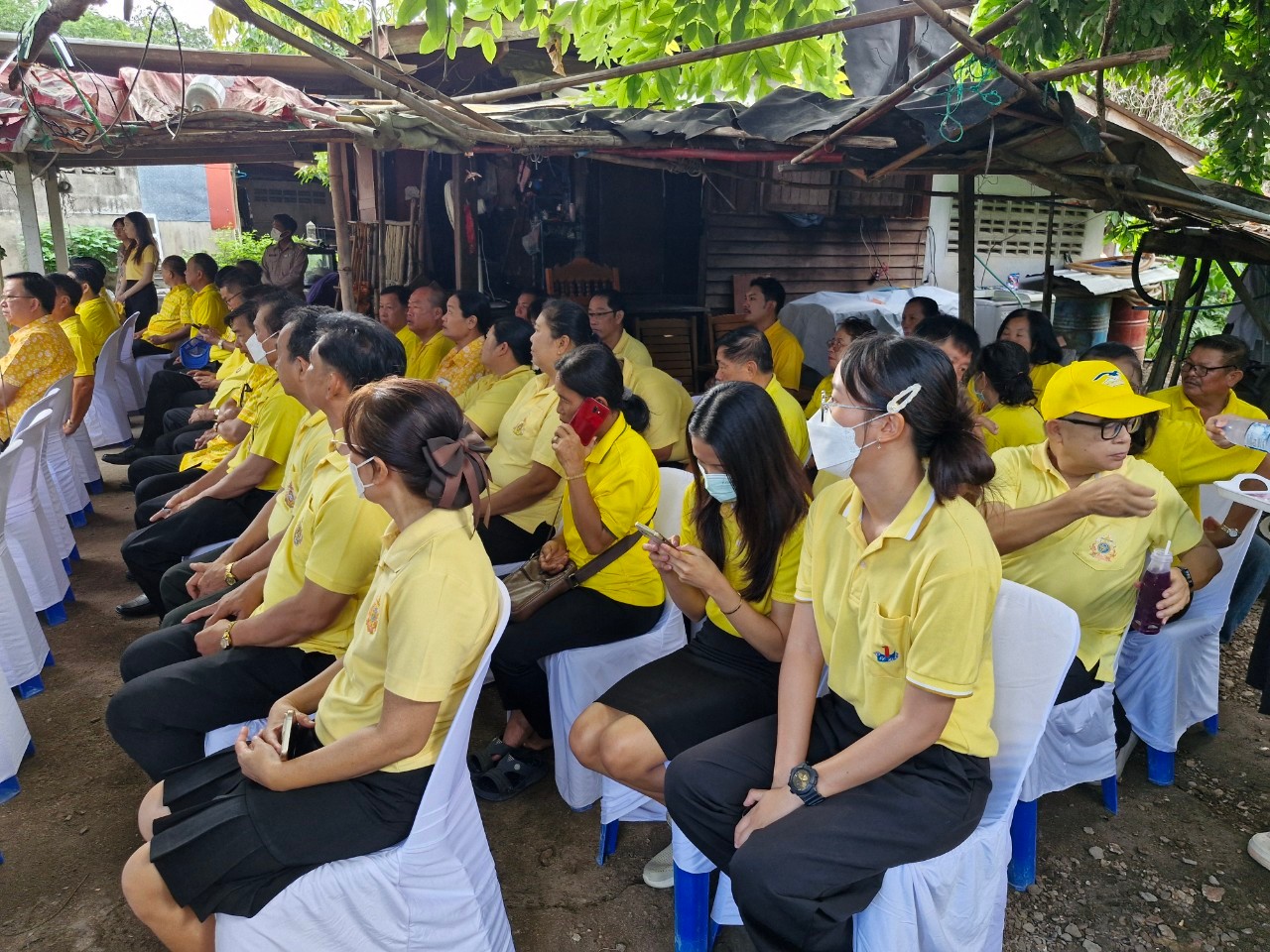 พช. ชลบุรี จัดพิธีส่งมอบบ้าน “โครงการบ้านห่วงใย จากใจ GLO” ประจำปี 2566