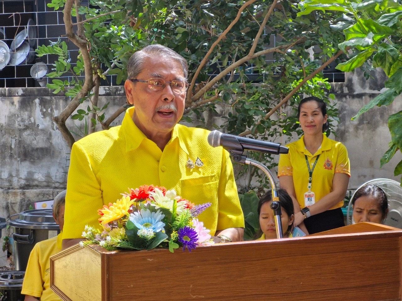 พช. ชลบุรี จัดพิธีส่งมอบบ้าน “โครงการบ้านห่วงใย จากใจ GLO” ประจำปี 2566