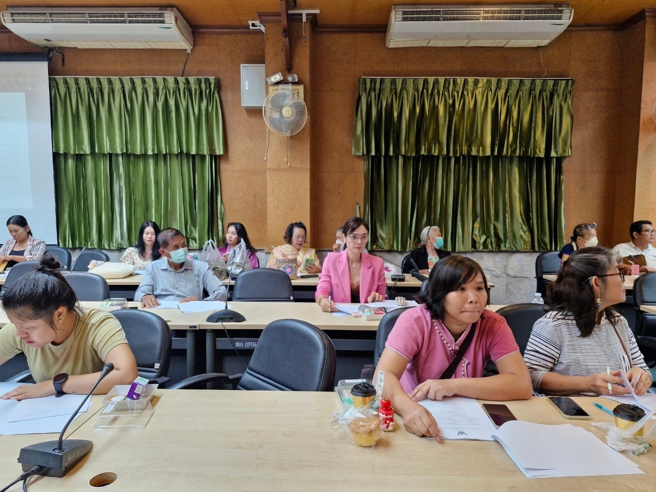 ✨ พช.ชลบุรี ดำเนินกิจกรรมประชุมชี้แจงแนวคิด กลไก กระบวนการและหลักเกณฑ์การคัดสรรสุดยอดหนึ่งตำบล หนึ่งผลิตภัณฑ์ไทย ปี พ.ศ. 2567 (OTOP Product Champion : OPC)