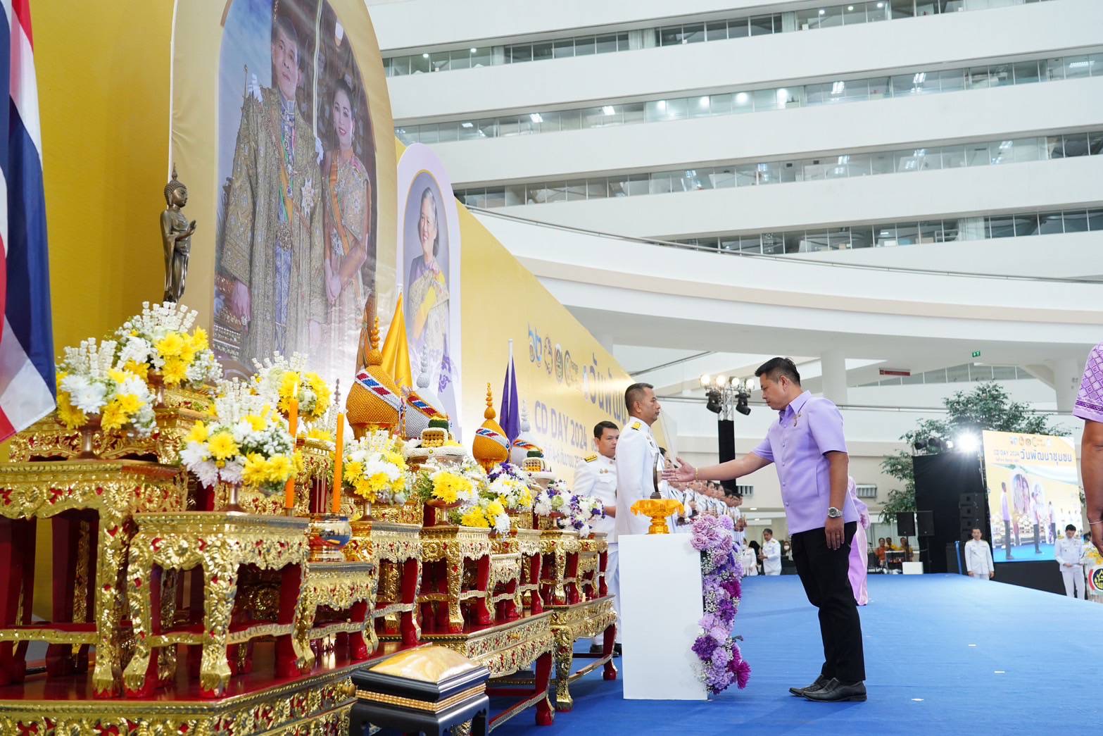 🎉พช.ชลบุรี ร่วมพิธีมอบโล่รางวัลพระราชทานสมเด็จพระกนิษฐาธิราชเจ้า กรมสมเด็จพระเทพรัตนราชสุดา ฯ สยามบรมราชกุมารี ตามโครงการวันพัฒนาชุมชน ปี 2567 (CD DAY 2024)