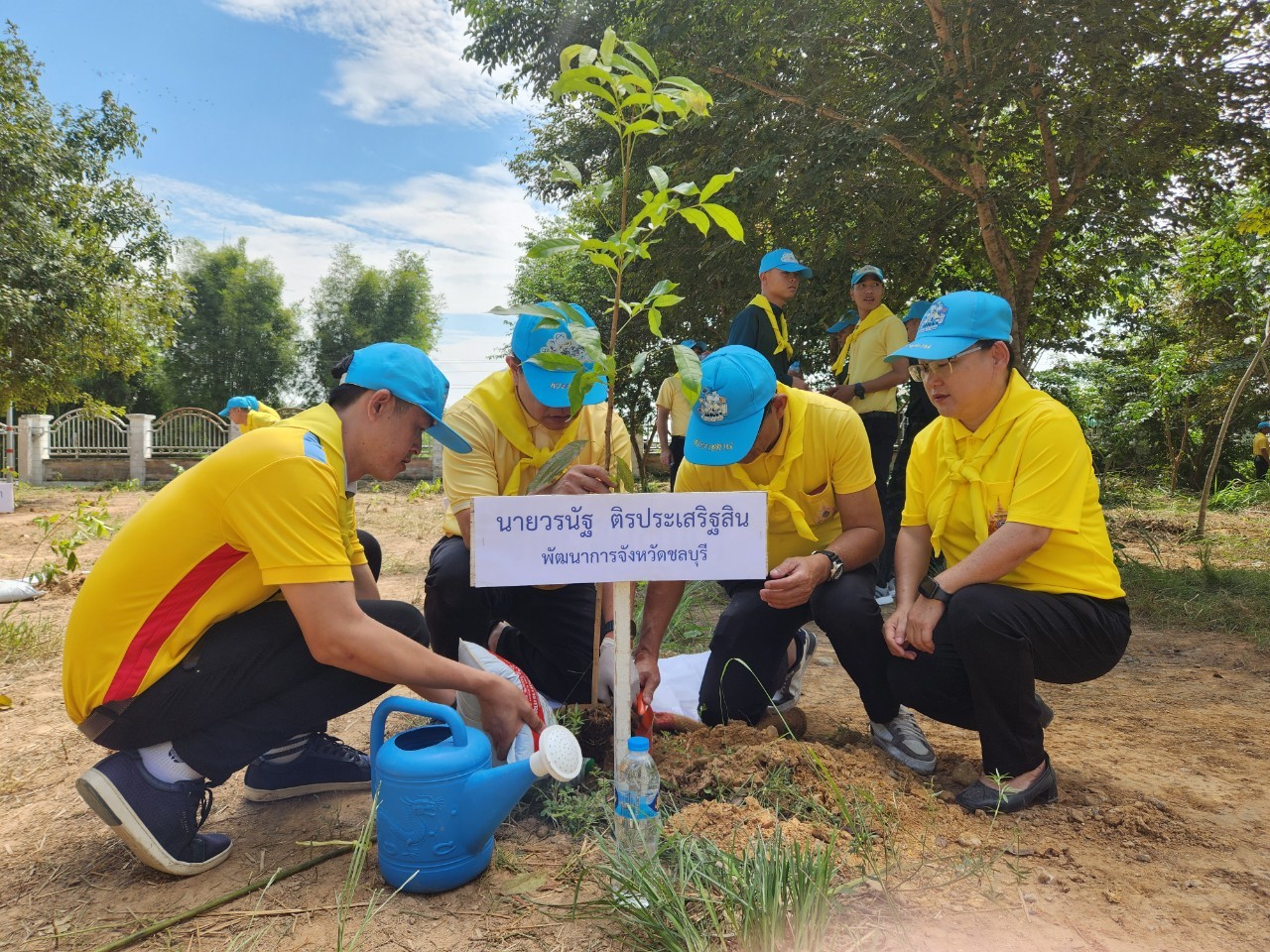 พช.ชลบุรี ร่วมกิจกรรมจิตอาสาพระราชทาน เนื่องในโอกาสวันคล้ายวันสวรรคตพระบาทสมเด็จพระบรมชนกาธิเบศร มหาภูมิพลอดุลยเดชมหาราช บรมนาถบพิตร 13 ตุลาคม 2567
