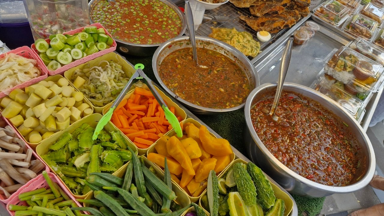 🎉🎉 พช.ชลบุรี ดำเนินโครงการตลาดพัฒนาสร้างสุข ประจำปีงบประมาณ พ.ศ.2567