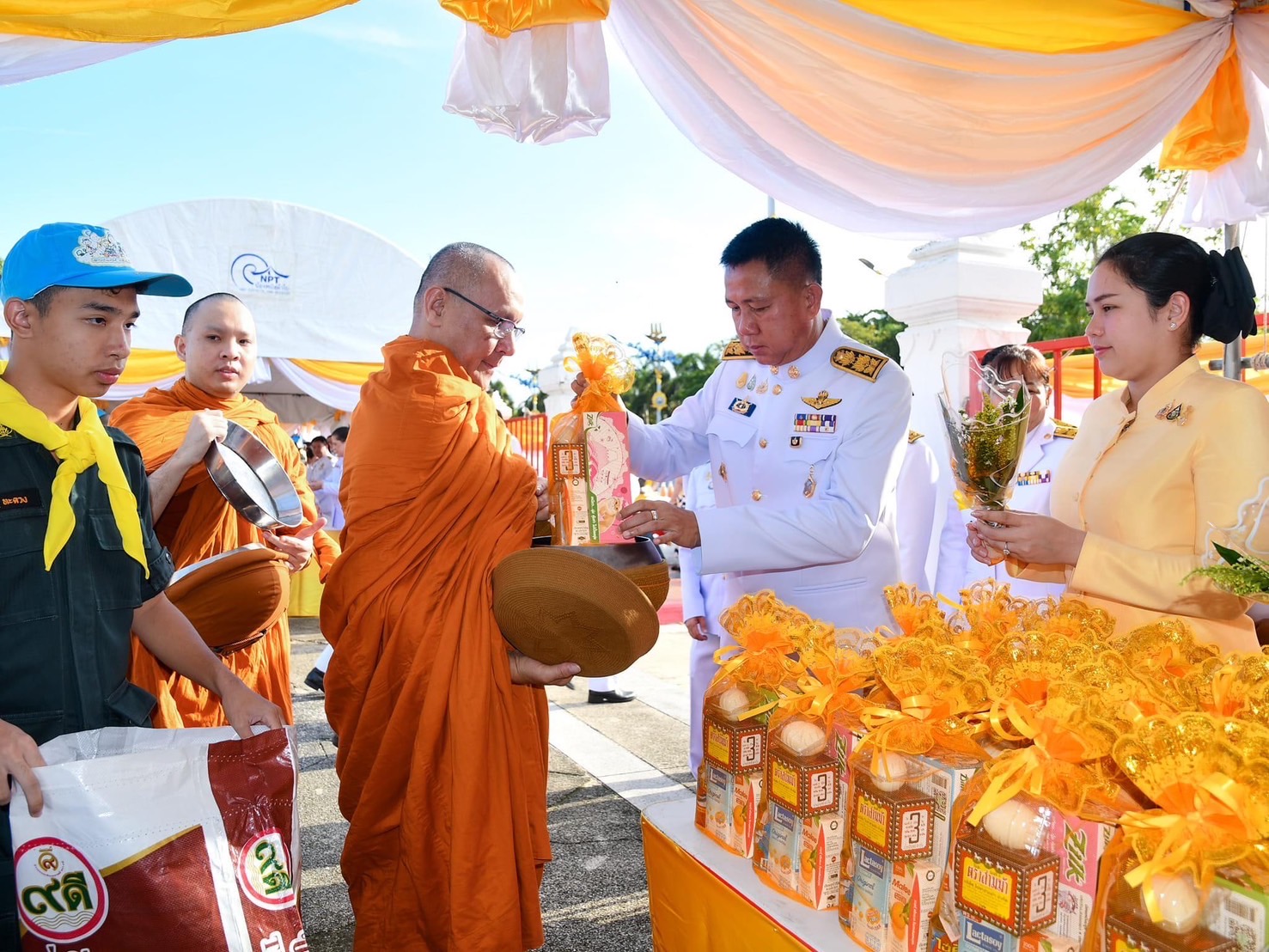 ✨ พช.ชลบุรี เข้าร่วมกิจกรรมน้อมรำลึกเนื่องในวันคล้ายวันสวรรคต พระบาทสมเด็จพระบรมชนกาธิเบศร มหาภูมิพลอดุลยเดชมหาราช บรมนาถบพิตร 13 ตุลาคม 2567 “วันนวมินทรมหาราช”