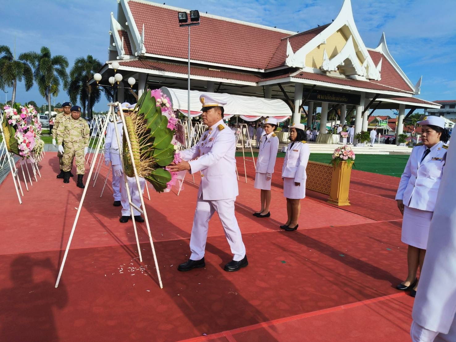 📍📍พช.ชลบุรีร่วมพิธีวางพวงมาลาถวายสักการะเนื่องในวันปิยมหาราช .