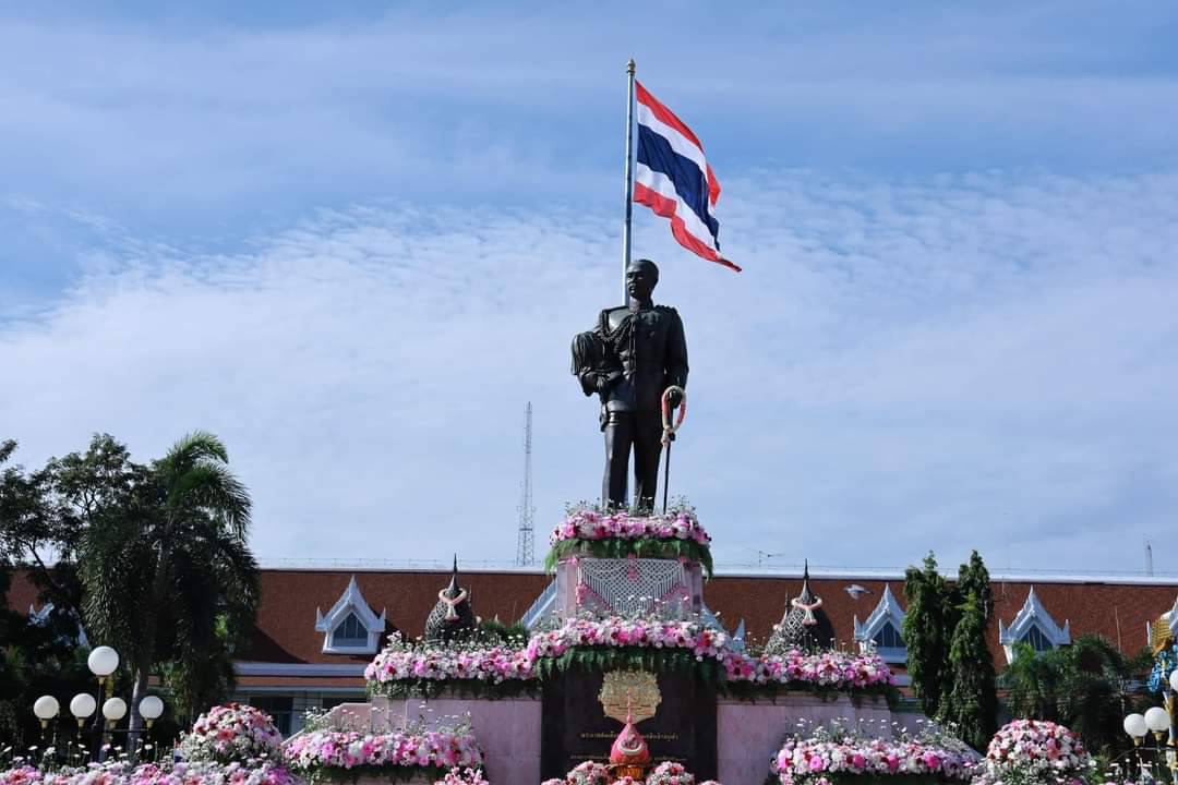 📍📍พช.ชลบุรีร่วมพิธีวางพวงมาลาถวายสักการะเนื่องในวันปิยมหาราช .