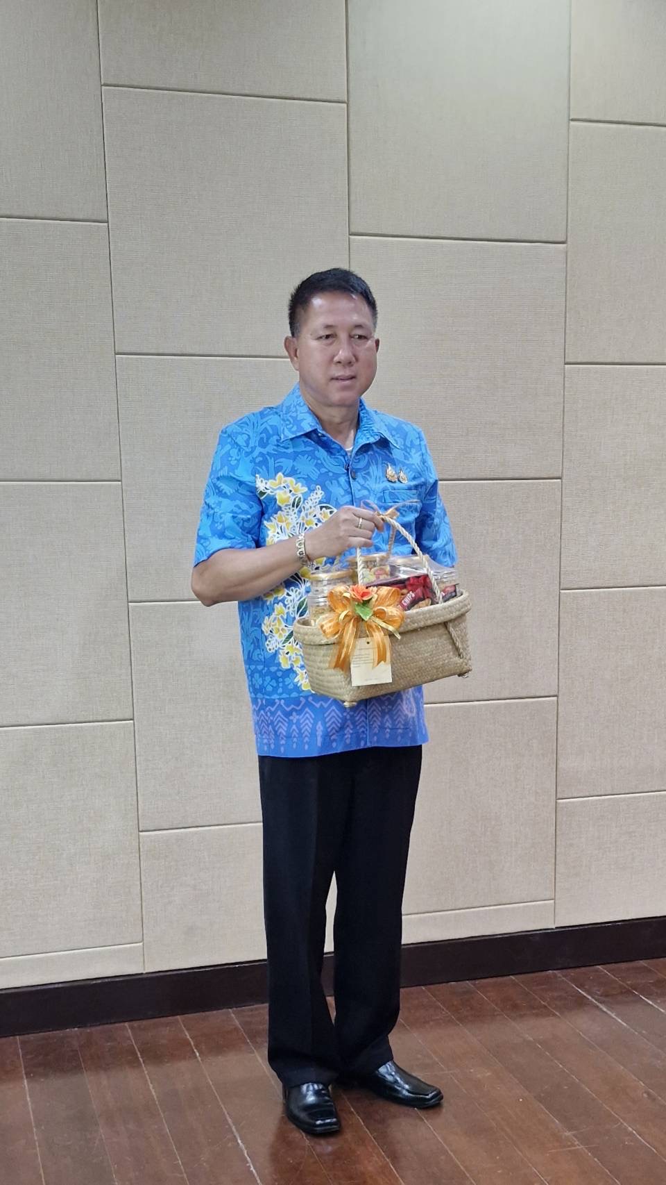 🎉🎉 พช.ชลบุรีจัดทำแคตตาล็อก และประชาสัมพันธ์การจำหน่ายของขวัญ ของฝาก ในช่วงเทศกาลปีใหม่ ๒๕๖๘