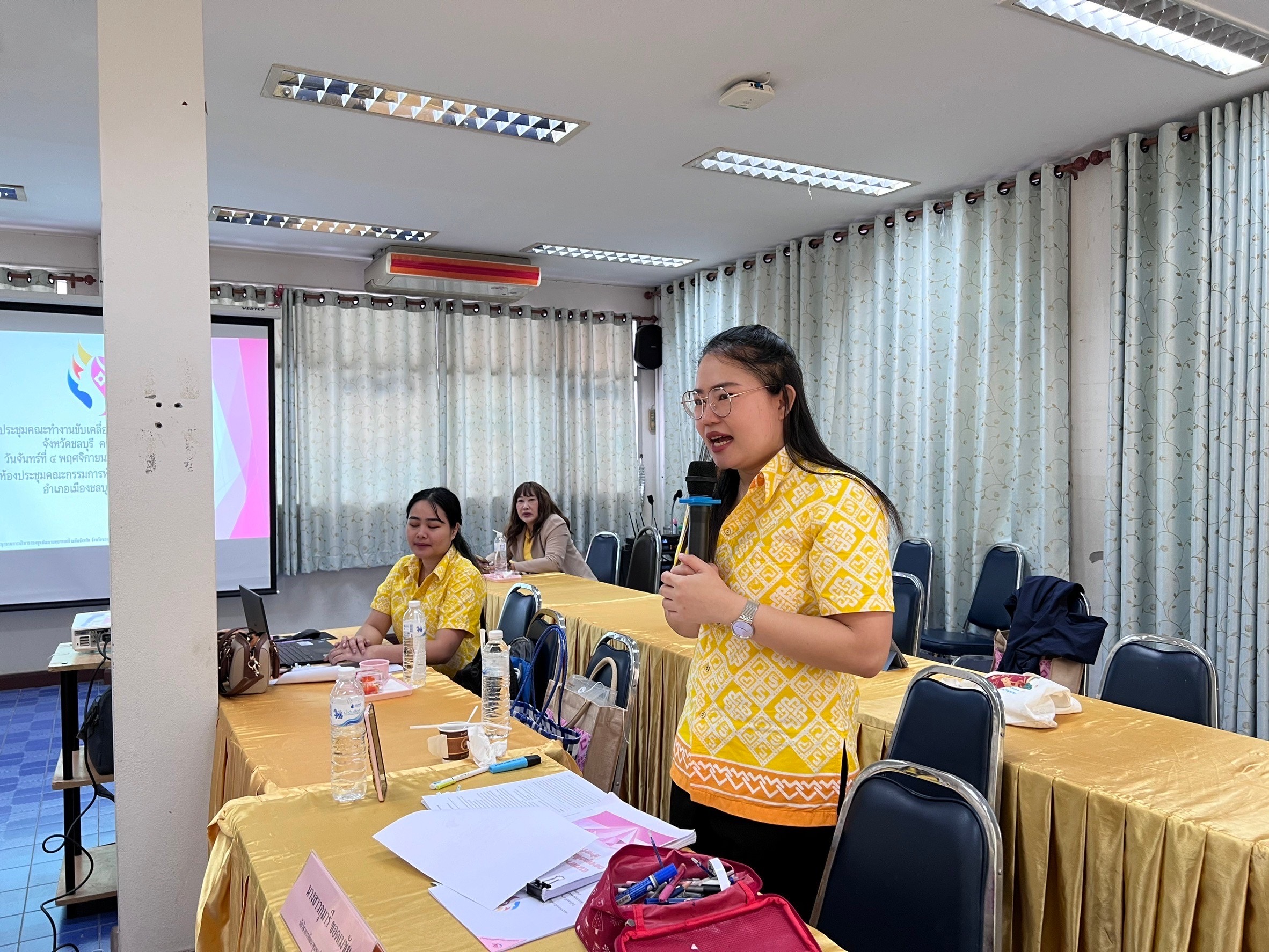 🙋‍♀️🩷 พช.ชลบุรี จัดประชุมคณะทำงานขับเคลื่อนกองทุนพัฒนาบทบาทสตรีจังหวัดชลบุรี ครั้งที่ 6/2567