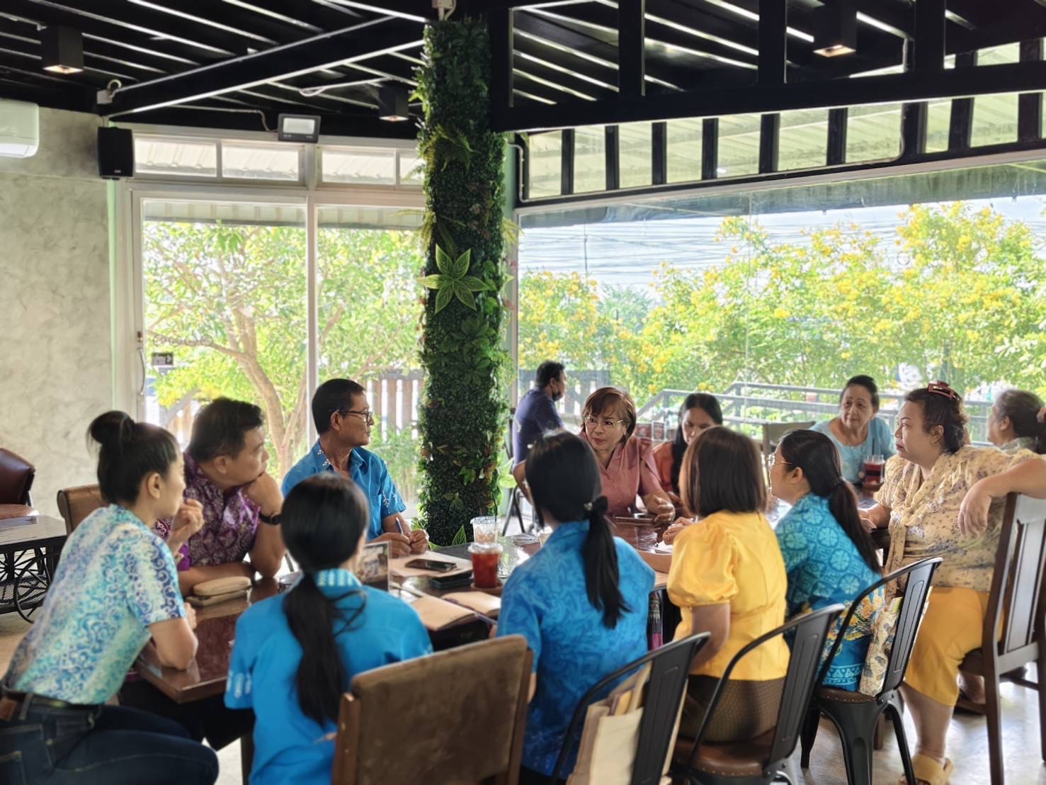 🙋‍♀️🩷 พช.ชลบุรี ลงพื้นที่ตรวจติดตามการดำเนินงานและการจัดตั้งโรงเรียน OTOP (สถาบันส่งเสริมความรู้ภูมิปัญญา OTOP Academy)