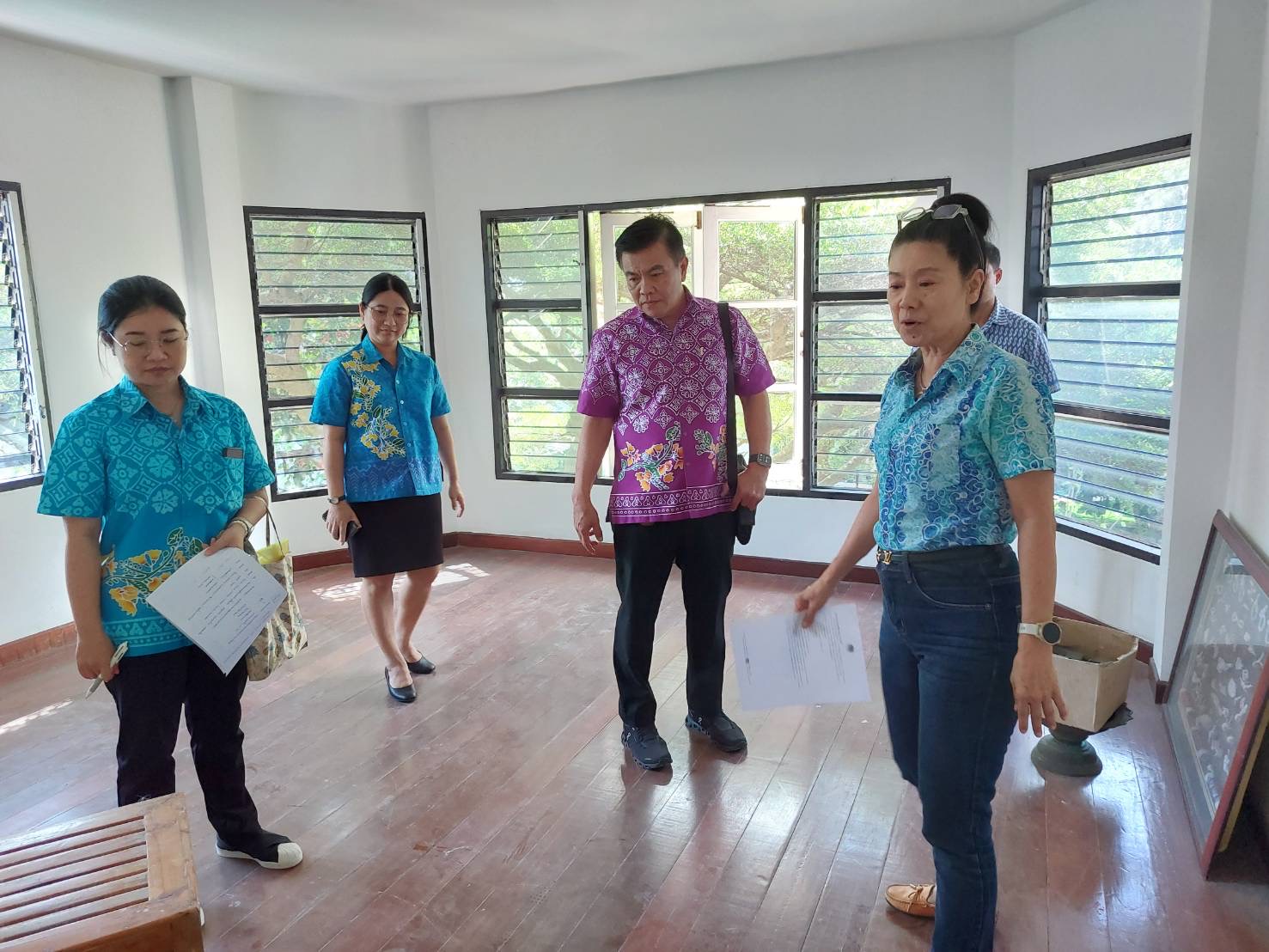 🙋‍♀️🩷 พช.ชลบุรี ลงพื้นที่ตรวจติดตามการดำเนินงานและการจัดตั้งโรงเรียน OTOP (สถาบันส่งเสริมความรู้ภูมิปัญญา OTOP Academy)